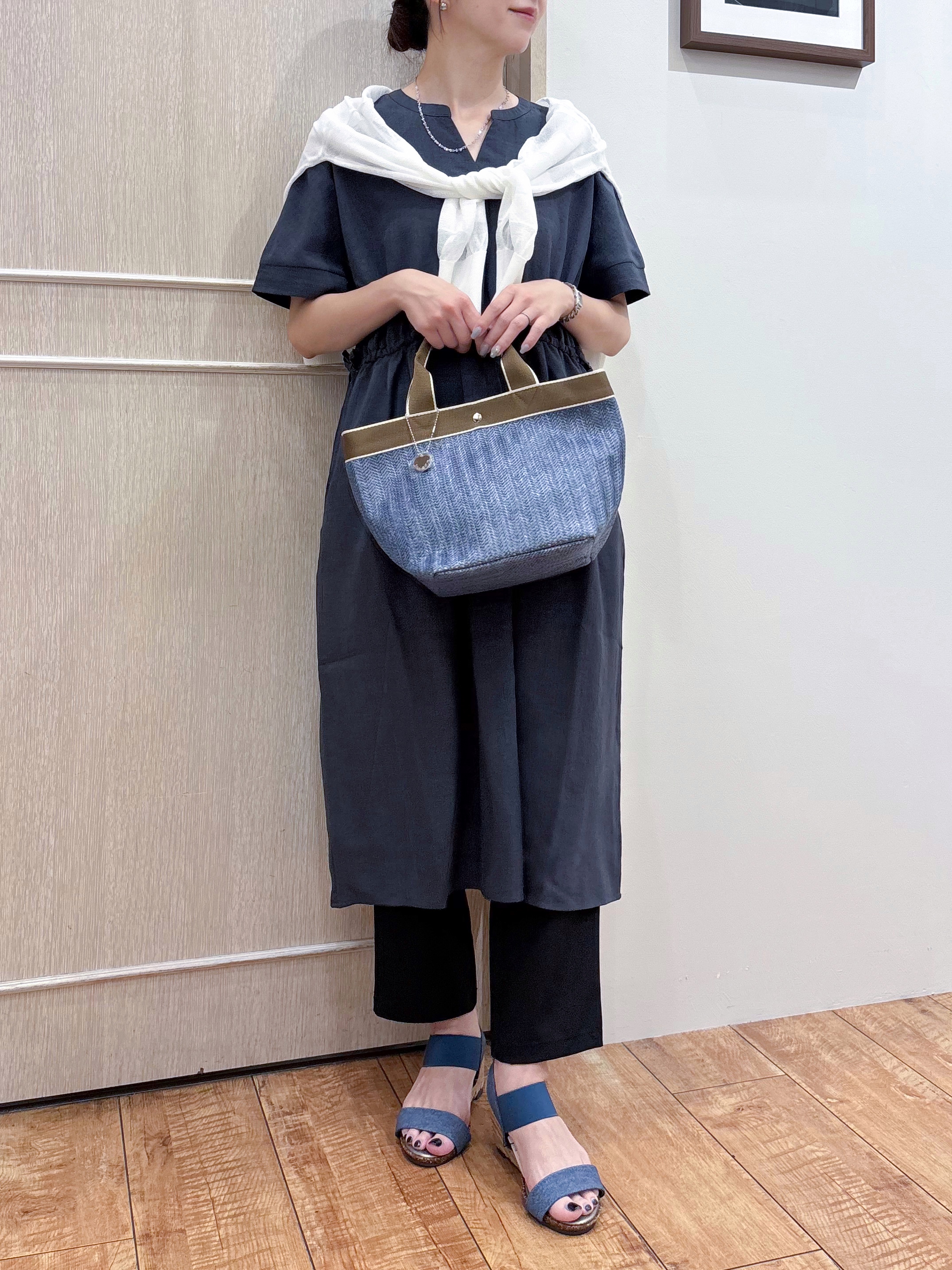 なみさんの「SHOO･LA･RUE｜【洗濯機可/S-LL】涼し気な透け感 日差し冷房対策に シアーボーダーカーディガン」を使ったコーディネート