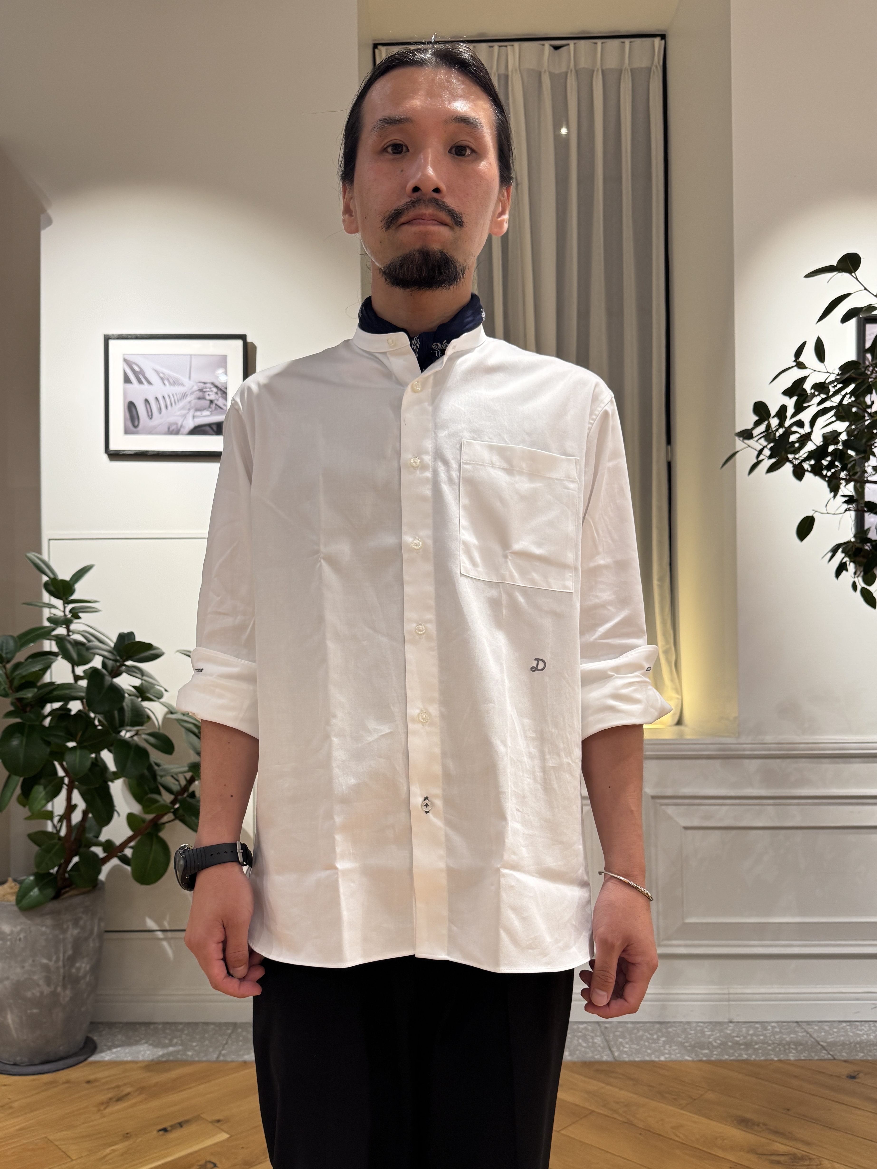 kawarataniさんの「DRESSTERIOR｜バンドカラーシャツ」を使ったコーディネート