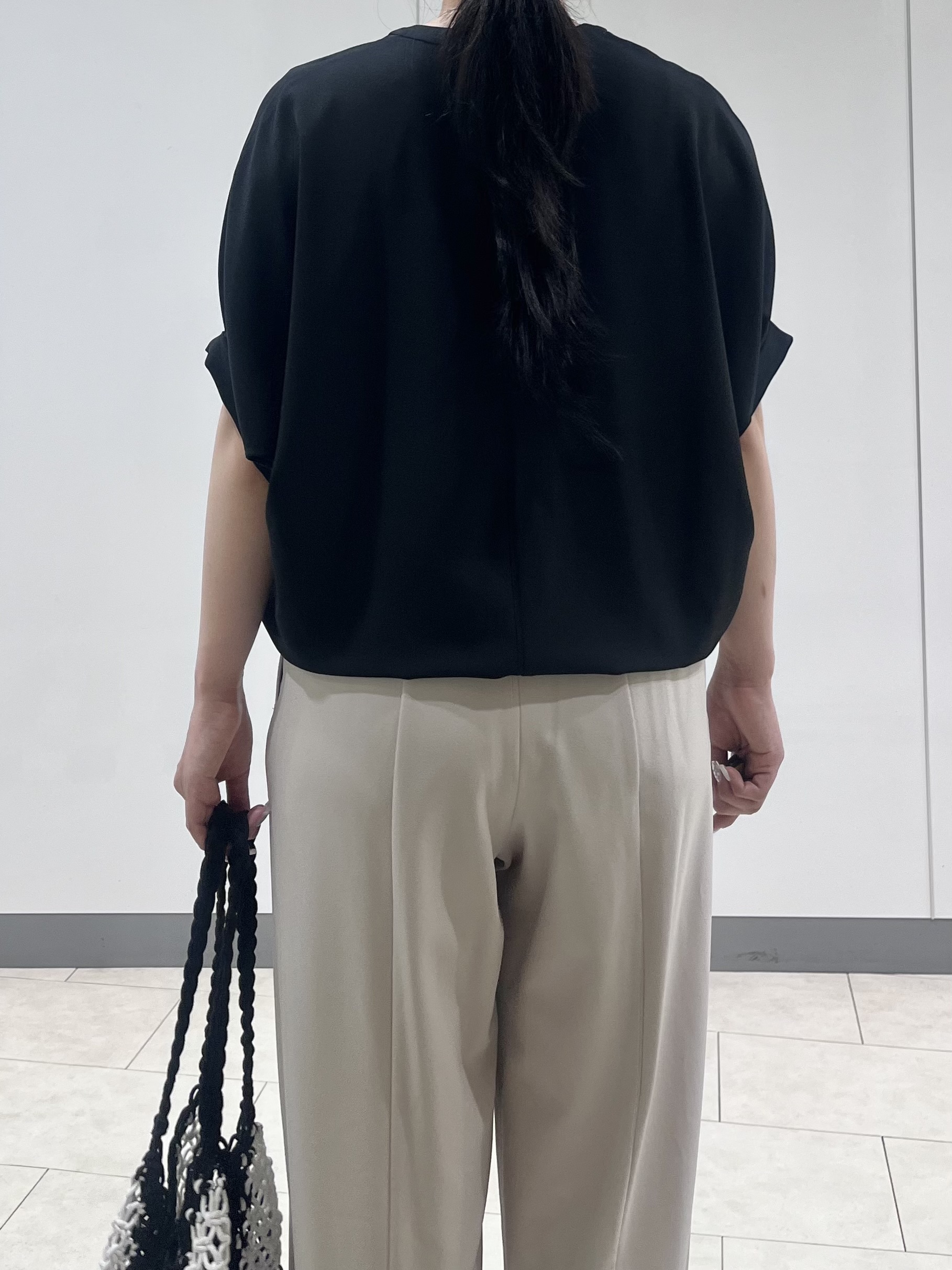 hasuさんの「INDIVI｜【夏羽織り/着る日傘】ドルマンフォルムブルゾン」を使ったコーディネート