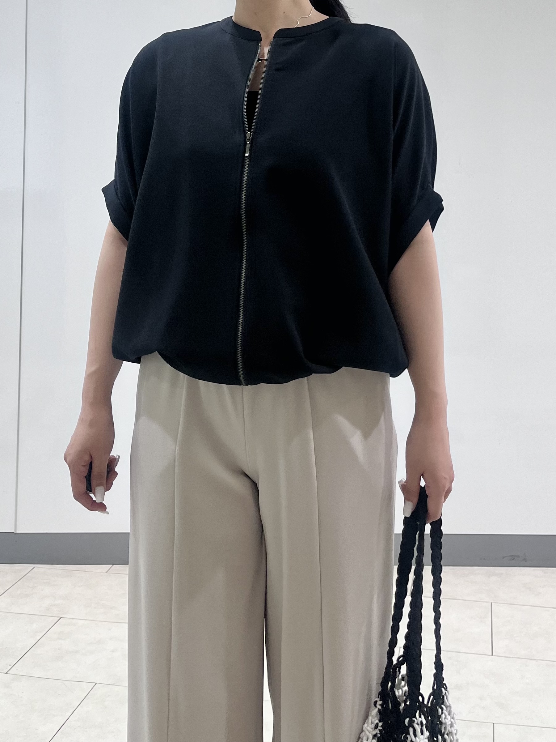 hasuさんの「INDIVI｜【着る日傘】ドルマンフォルムブルゾン」を使ったコーディネート
