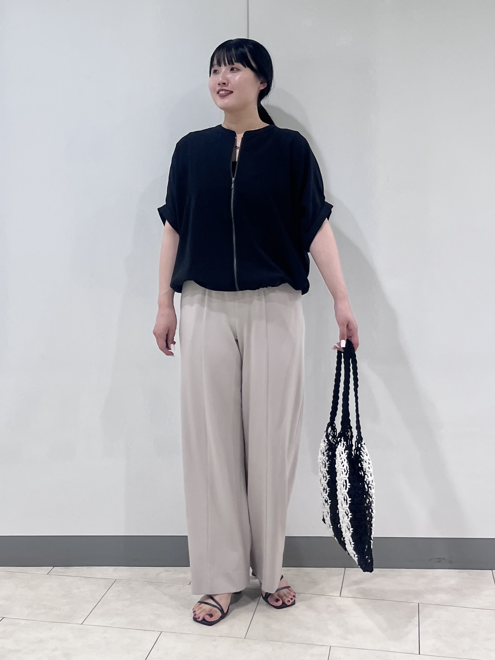 hasuさんの「INDIVI｜【着る日傘】ドルマンフォルムブルゾン」を使ったコーディネート