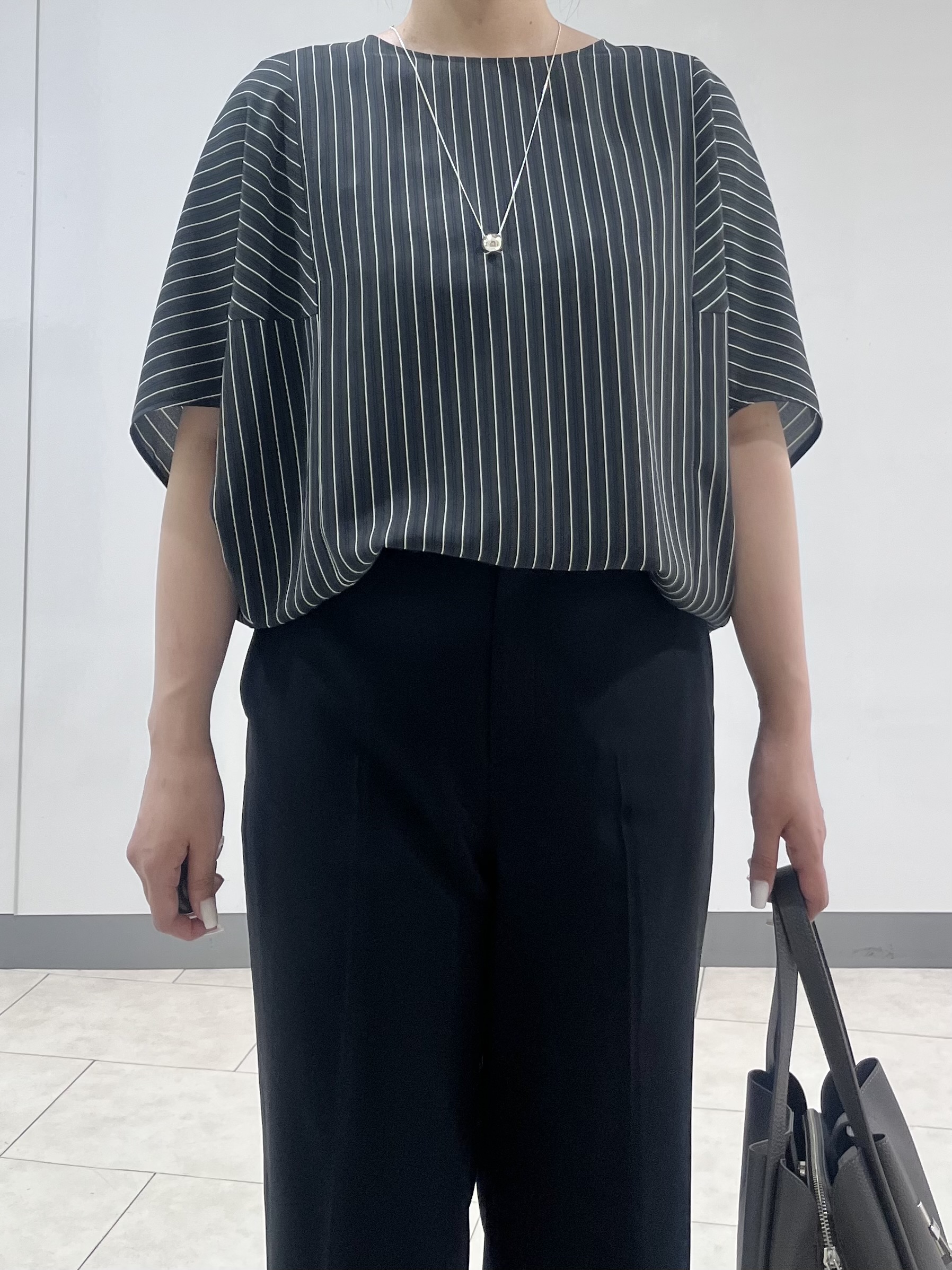 hasuさんの「INDIVI｜【UVケア／接触冷感】ジョーゼットドルマンブラウス」を使ったコーディネート
