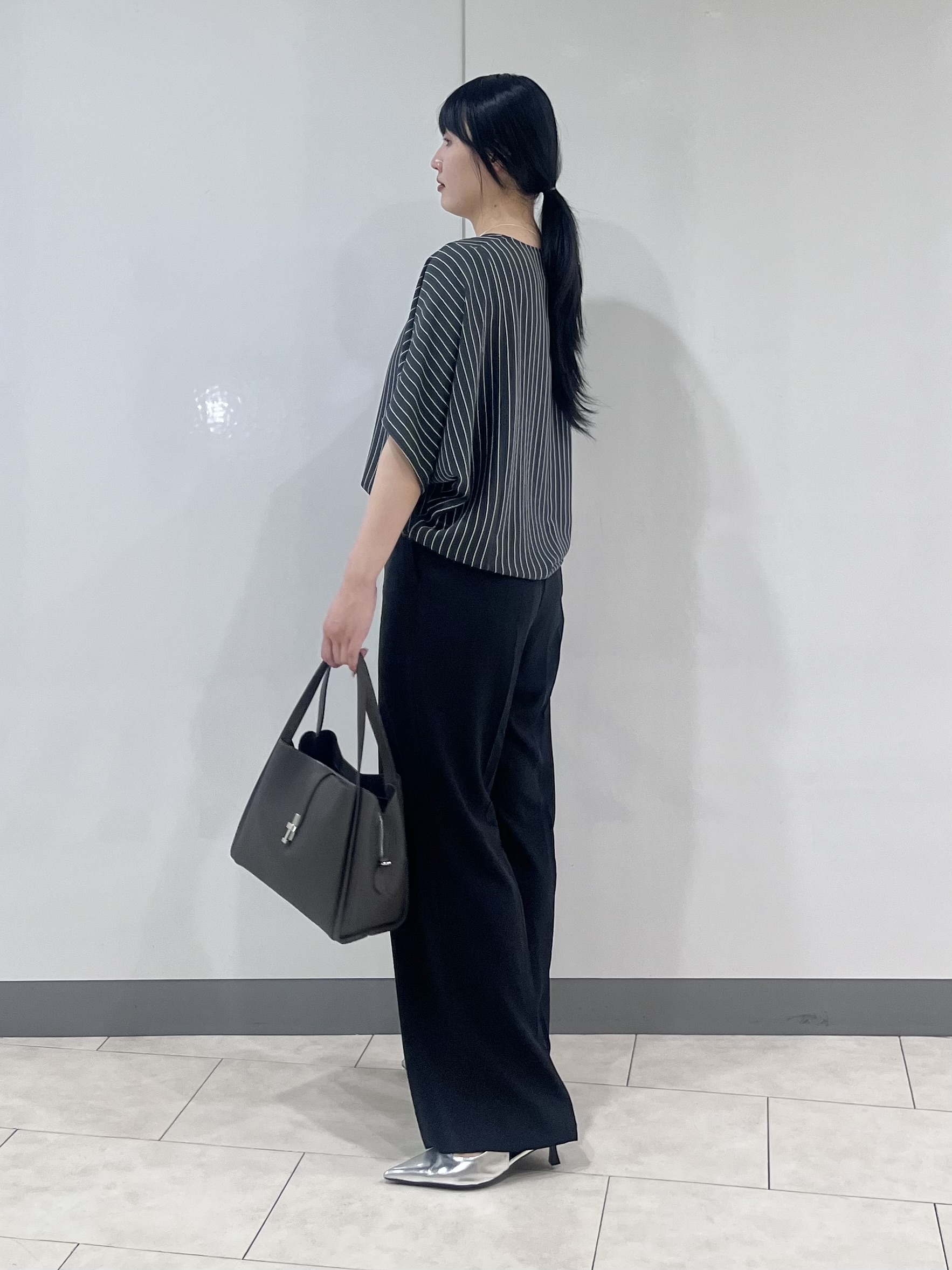 hasuさんの「INDIVI｜【UVケア／接触冷感】ジョーゼットドルマンブラウス」を使ったコーディネート