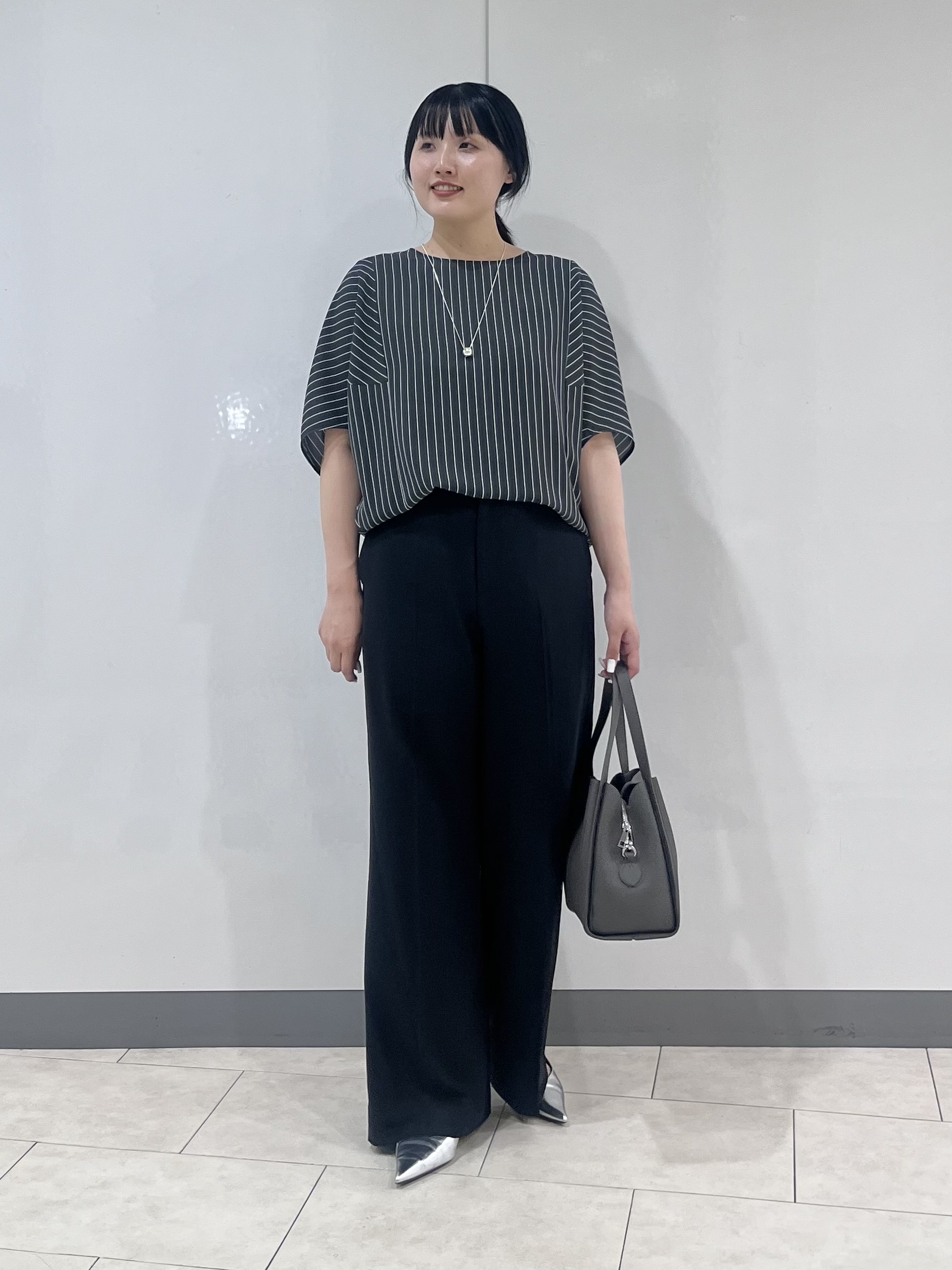 hasuさんの「INDIVI｜【UVケア／接触冷感】ジョーゼットドルマンブラウス」を使ったコーディネート