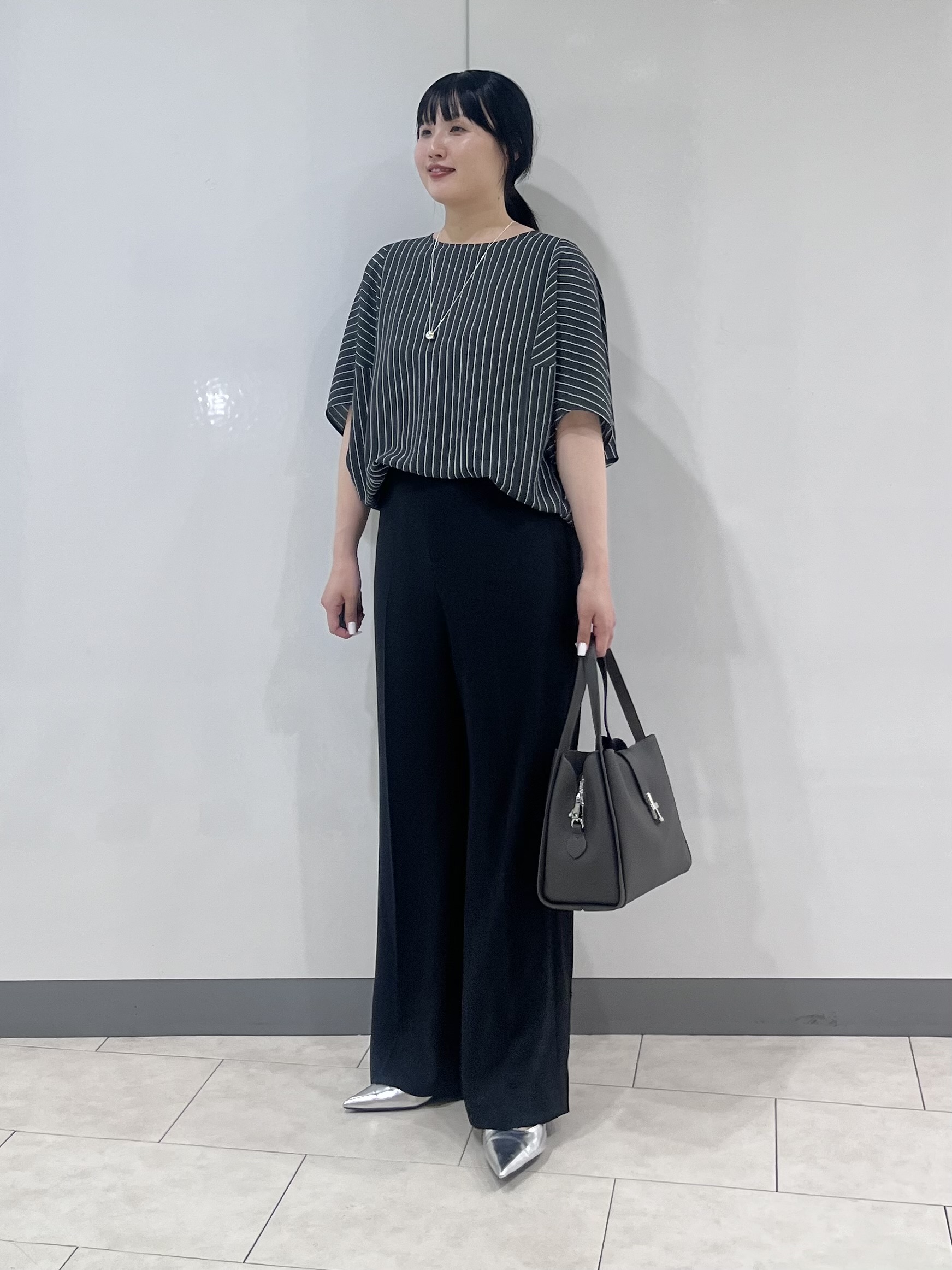 hasuさんの「INDIVI｜【UVケア／接触冷感】ジョーゼットドルマンブラウス」を使ったコーディネート