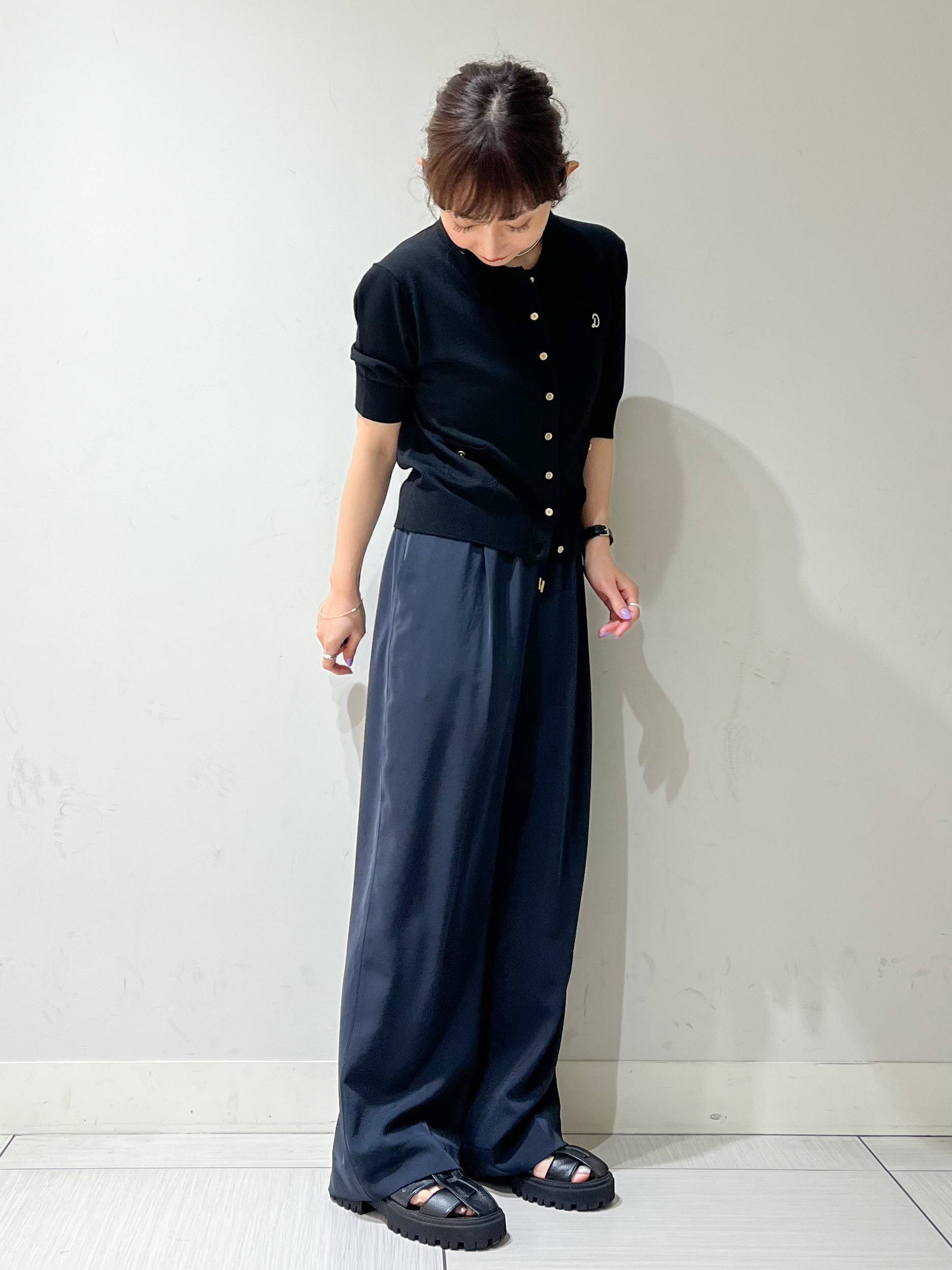 じゅんさんの「DRESSTERIOR｜UV接触冷感シアーカーディガン」を使ったコーディネート