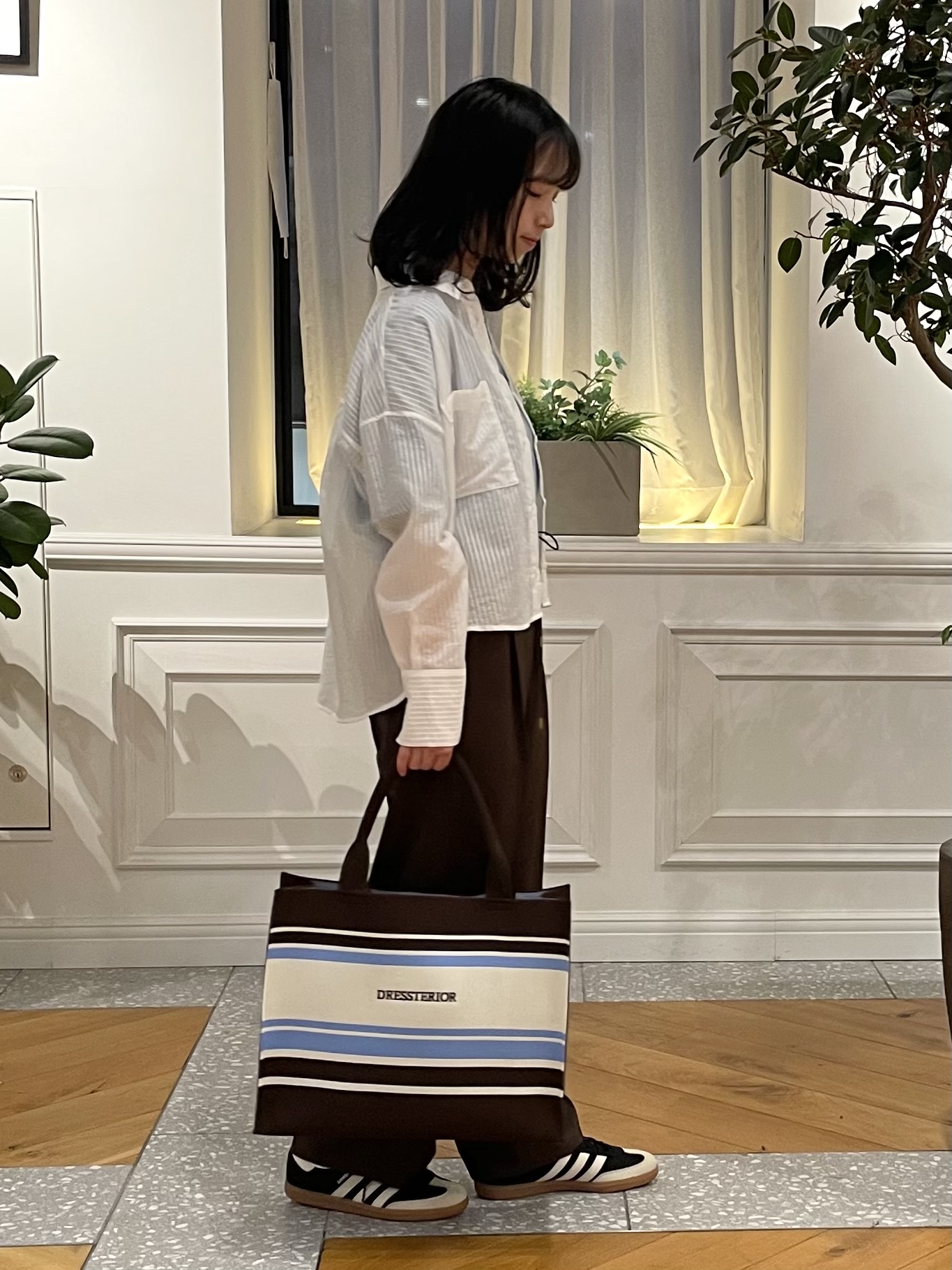 Lilyさんの「DRESSTERIOR｜シアーストライプクロップドシャツ」を使ったコーディネート