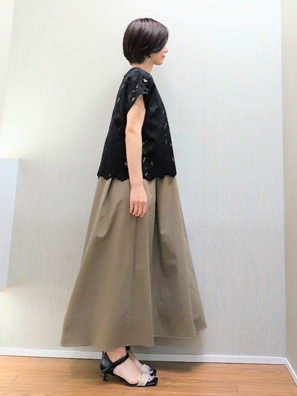 ミズタさんの「UNTITLED｜【セットアップ可/品のある透け感】リーフレースブラウス」を使ったコーディネート
