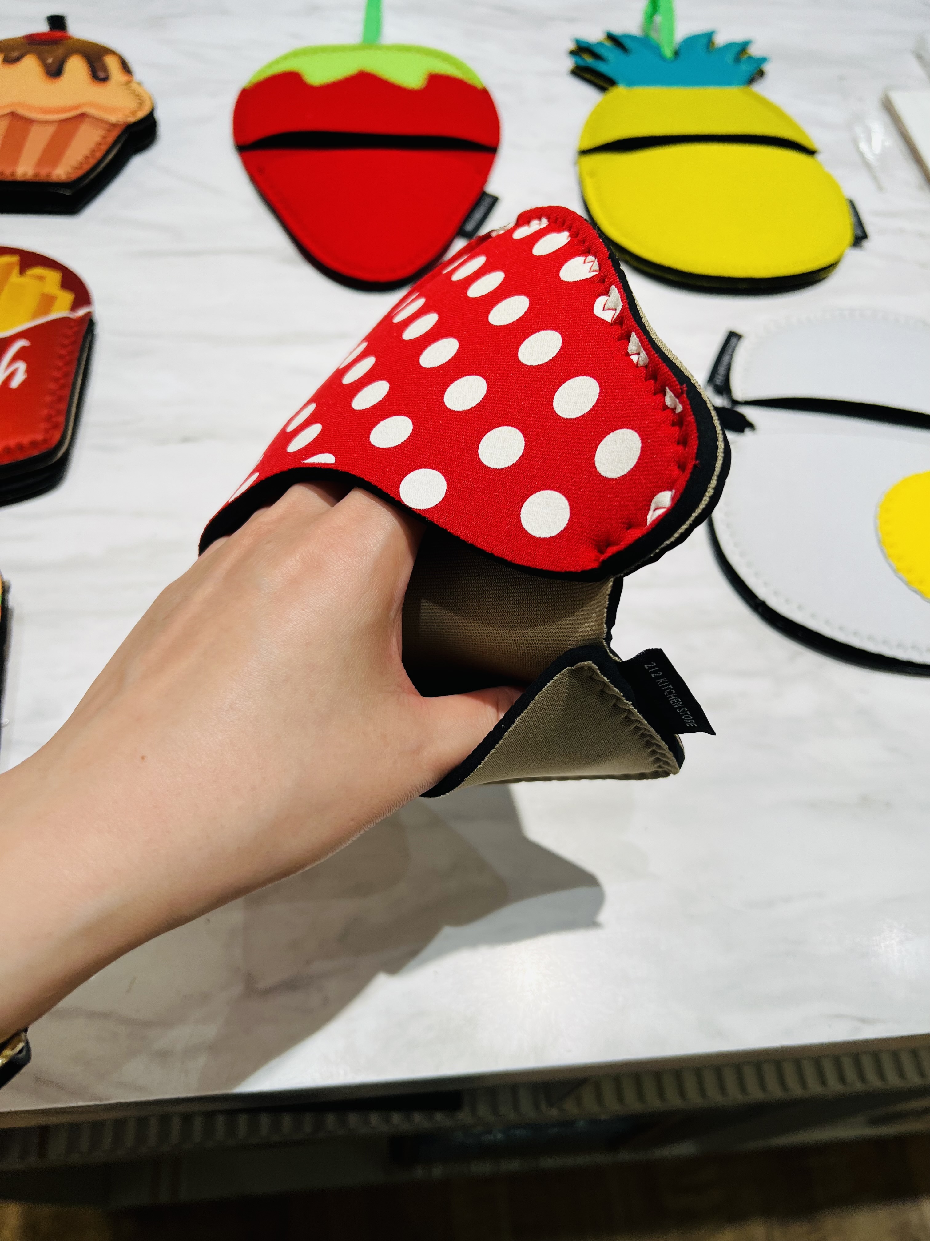 MUさんの「212 KITCHEN STORE｜ミトン マッシュルーム ＜212Kオリジナル＞」を使ったコーディネート