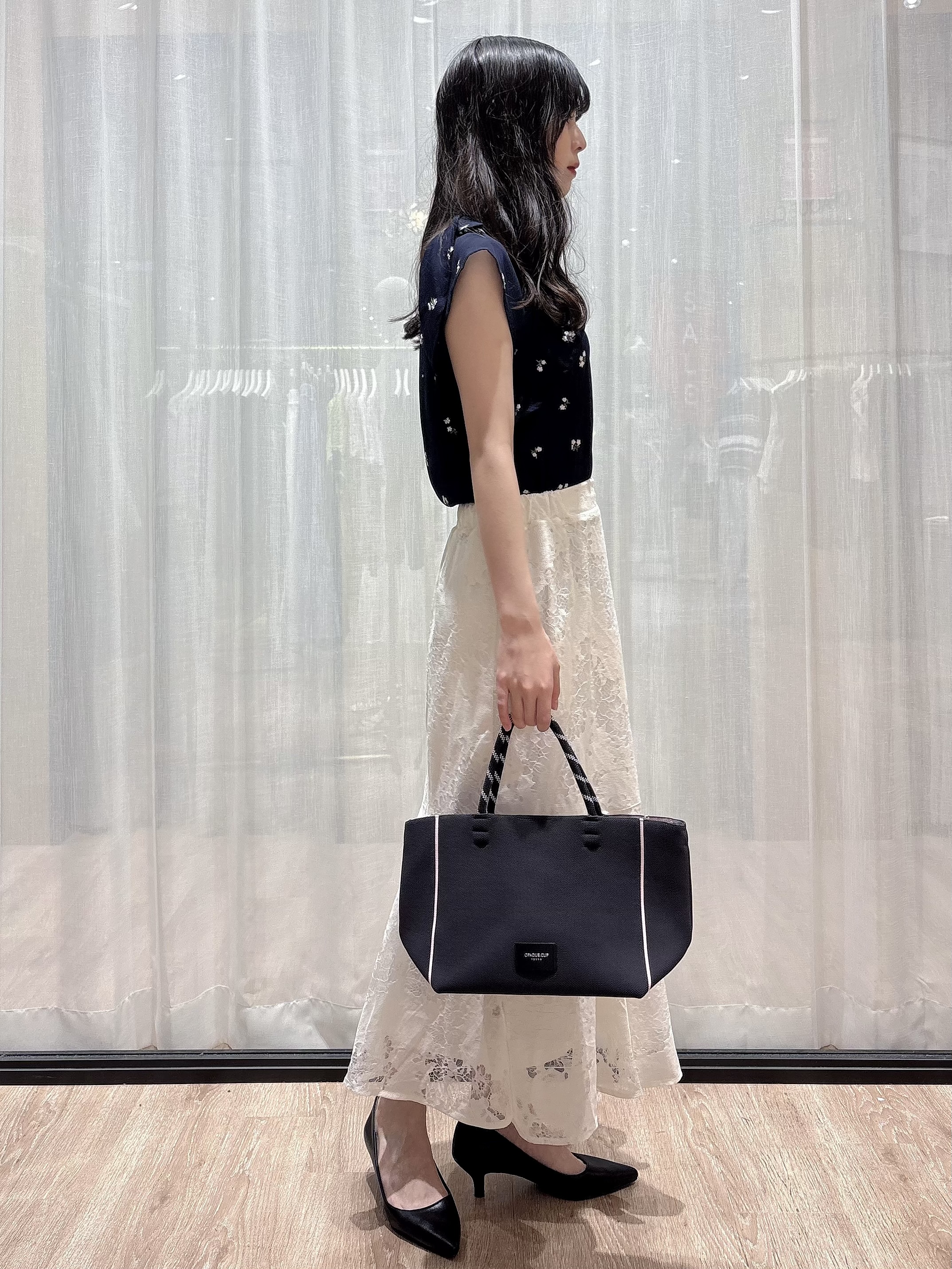 ぞうげさんの「OPAQUE.CLIP｜2wayフリルリボン刺繍ブラウス【洗濯機OK／イージーアイロン】」を使ったコーディネート