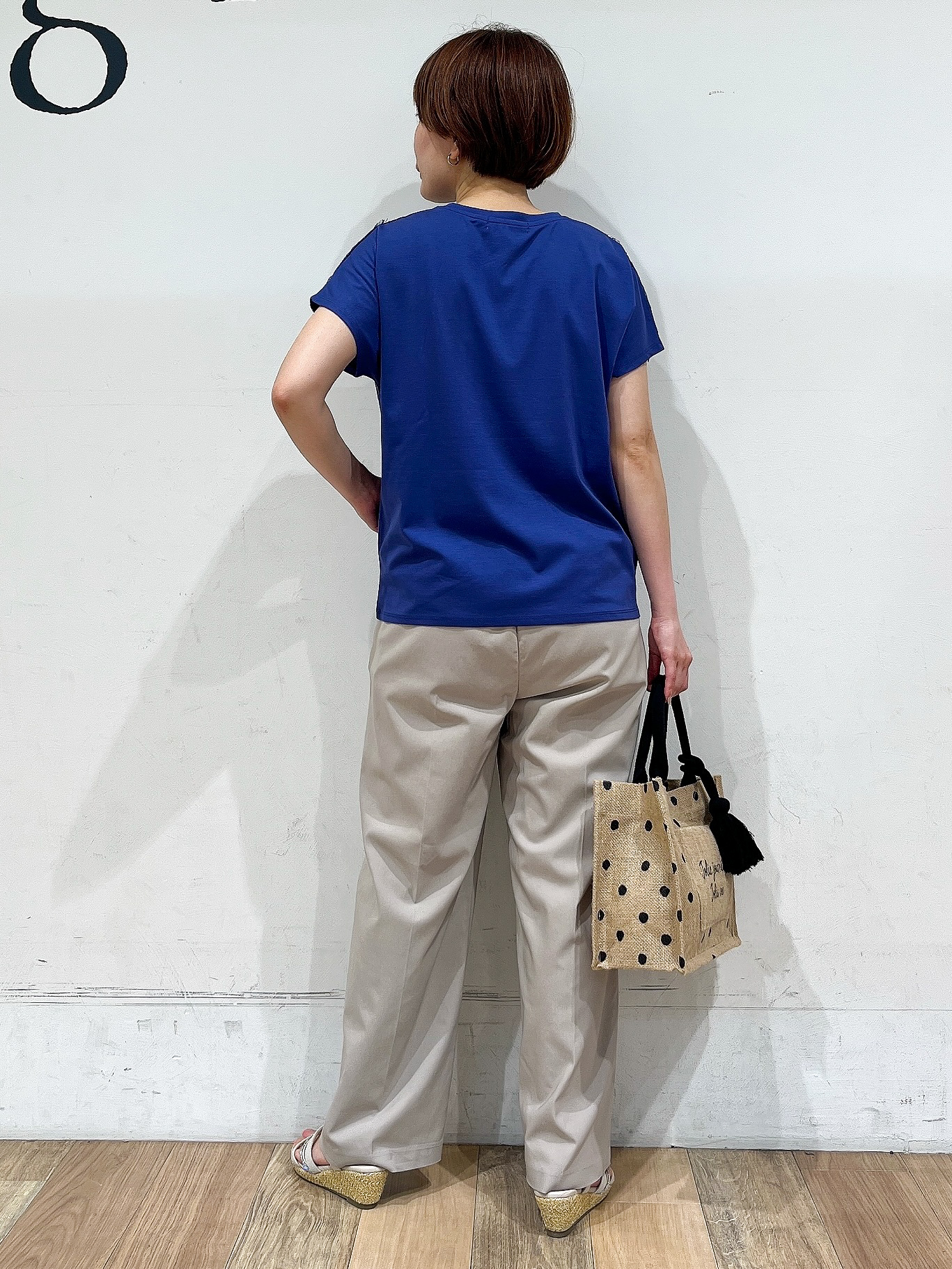 山さんさんの「grove｜【持続冷感/SET UP可】ひんやりポンチシリーズ／フロントレースドルマンカットソー」を使ったコーディネート