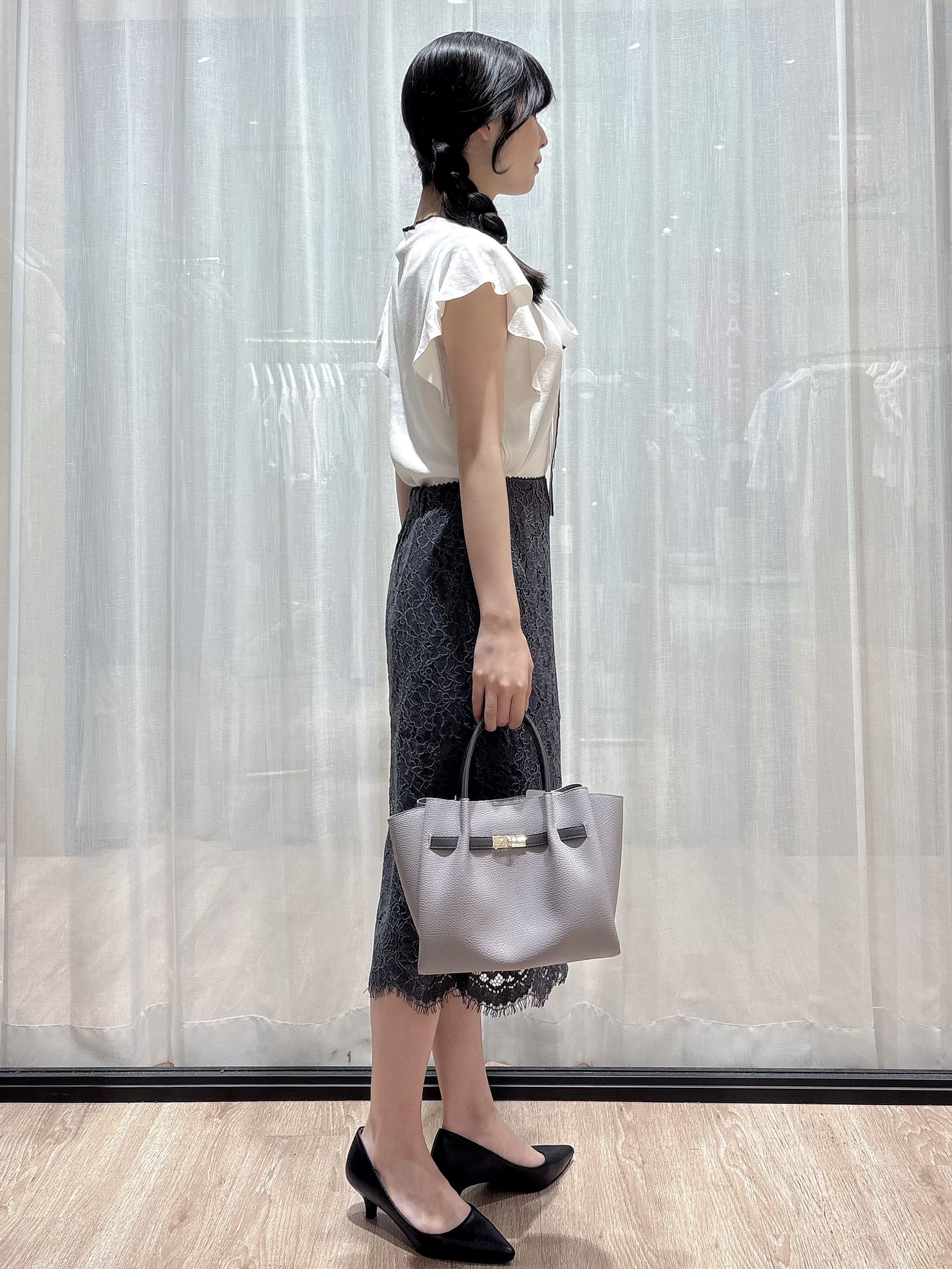 ぞうげさんの「OPAQUE.CLIP｜【UVケア／接触冷感】バイカラーボウタイフリルトップス《洗濯機OK》」を使ったコーディネート
