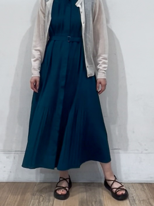 山さんさんの「grove｜【低身長さんも選べる着丈・洗濯機◎】プリーツベルトワンピース」を使ったコーディネート