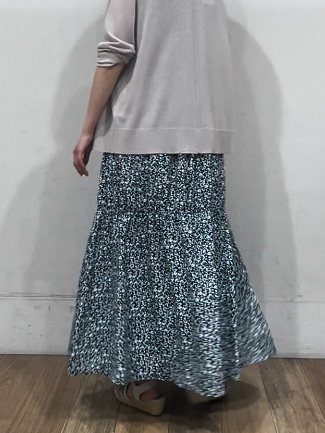 山さんさんの「grove｜【低身長さんも選べる着丈・洗濯機◎】花柄ウエストシャーリングワンピース」を使ったコーディネート
