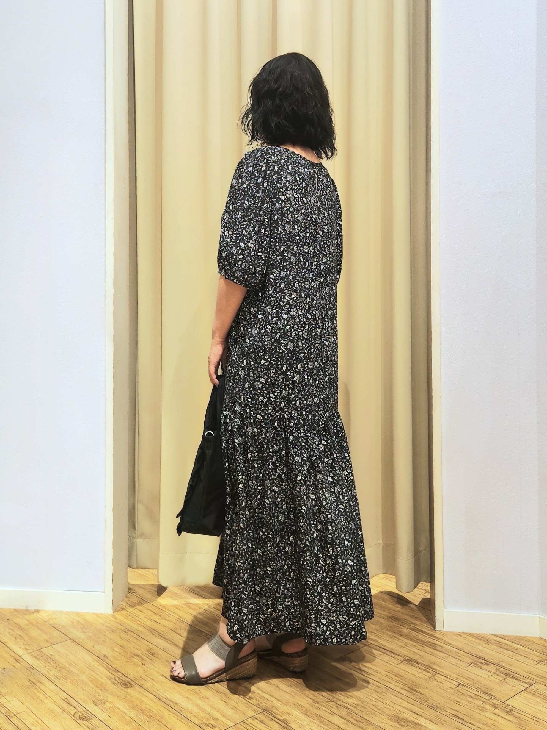くまさんの「SHOO･LA･RUE｜花柄ティアードワンピース」を使ったコーディネート