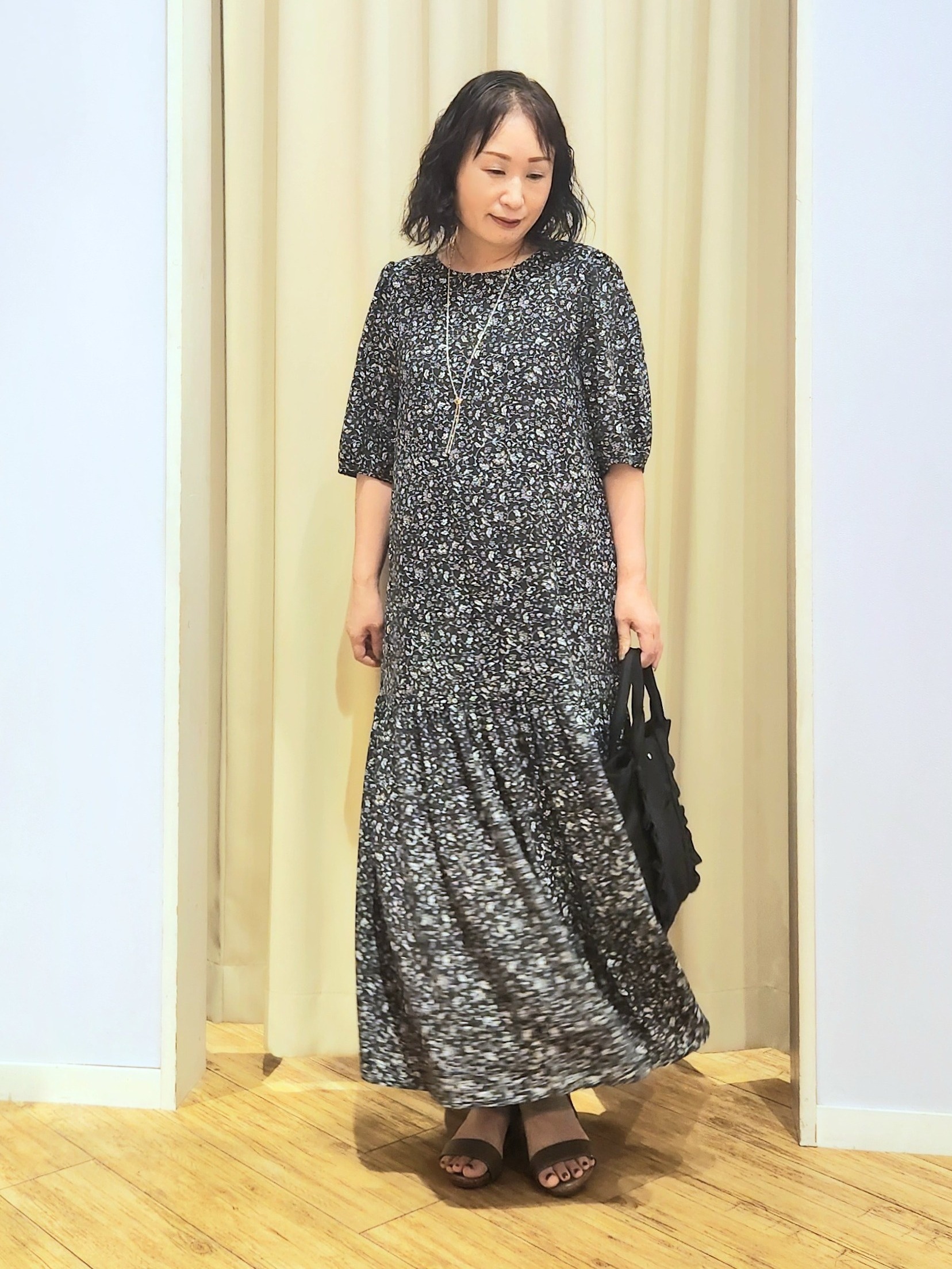 くまさんの「SHOO･LA･RUE｜花柄ティアードワンピース」を使ったコーディネート
