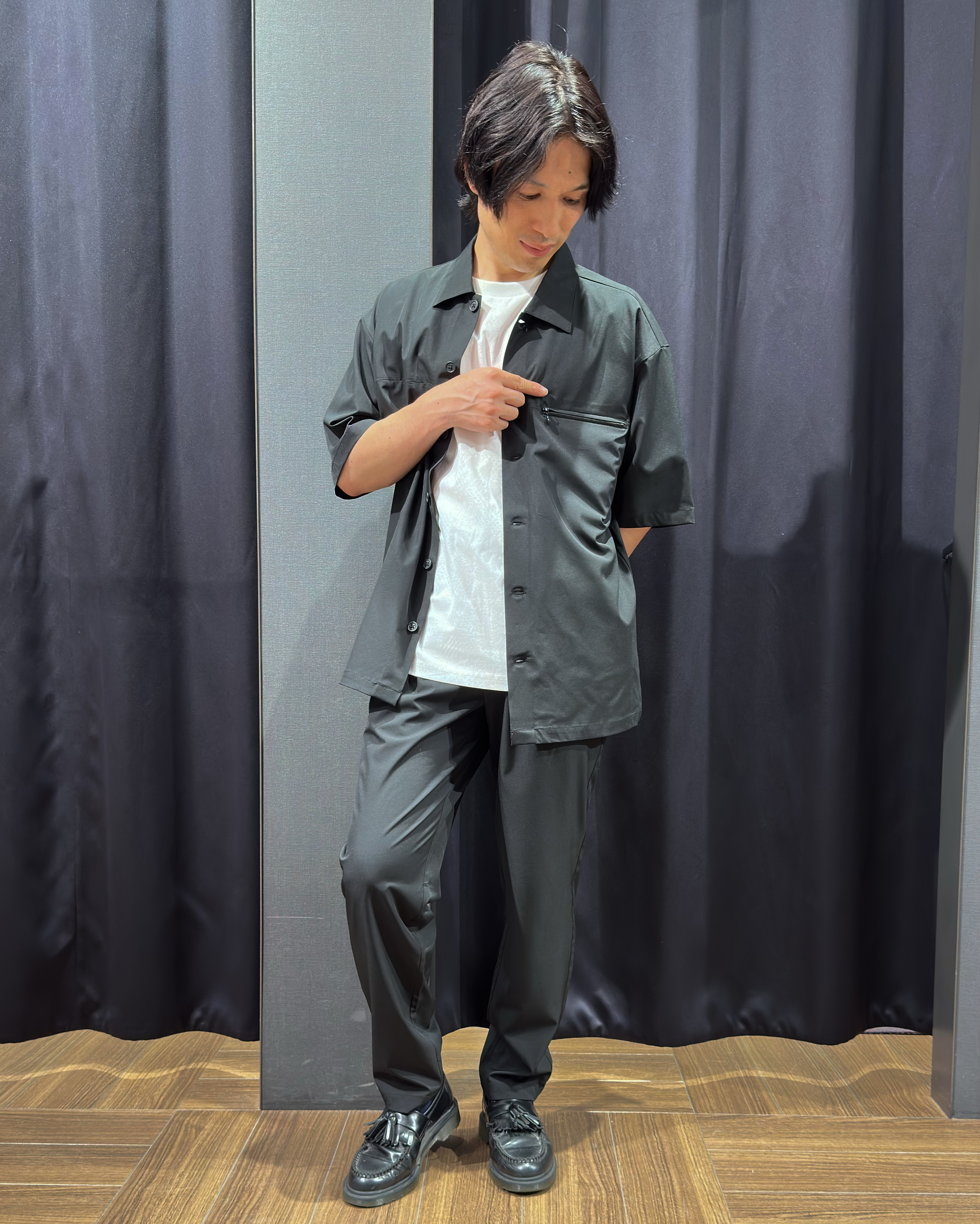 tomoyaさんの「THE SHOP TK｜【吸水速乾／接触冷感／防シワ／マシンウォッシャブル】ハイドロクール 半袖シャツ」を使ったコーディネート