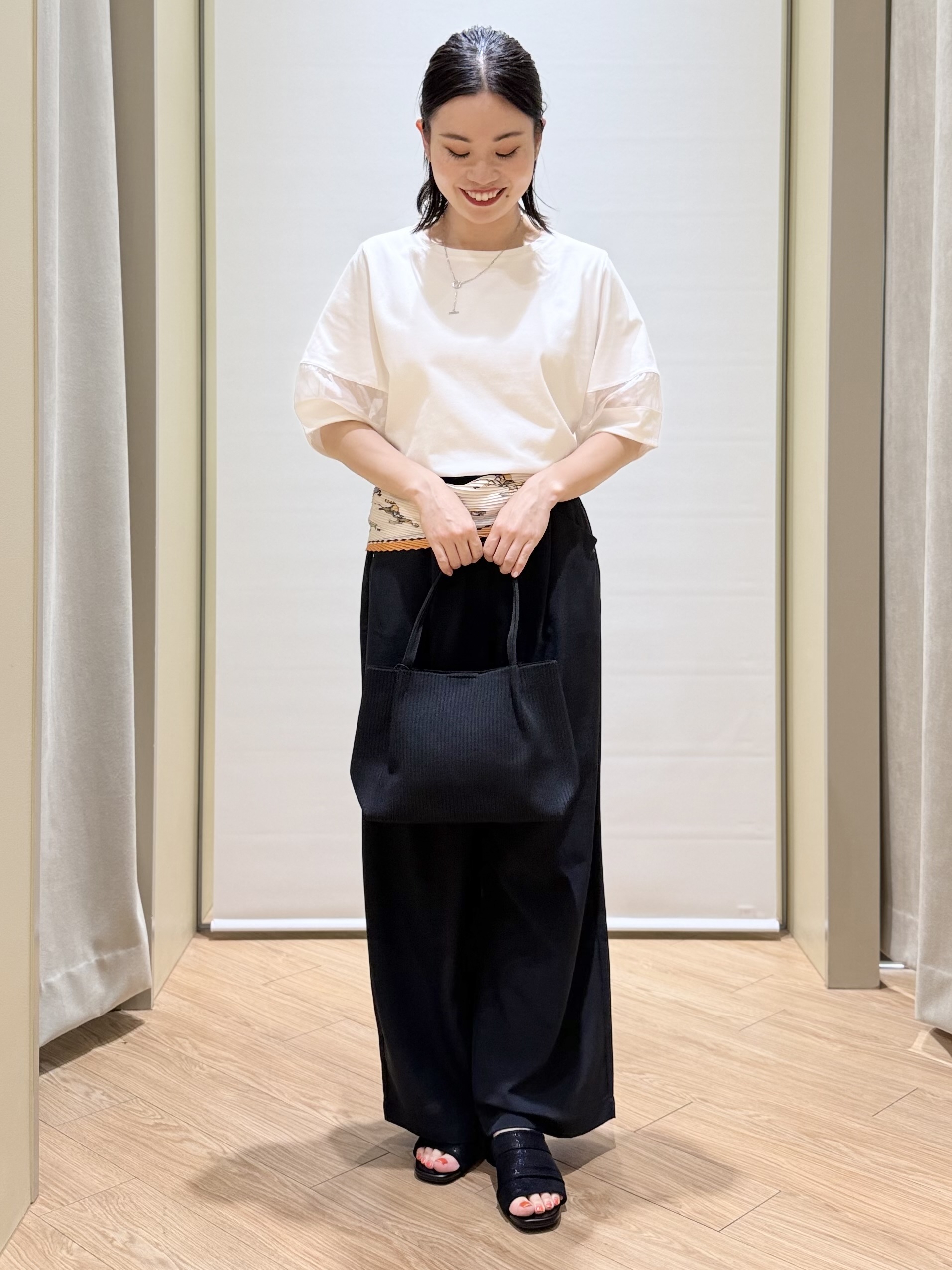 あんりさんの「grove｜【吸水速乾・UVカット・接触冷感】シアードッキングランタンスリーブTシャツ」を使ったコーディネート