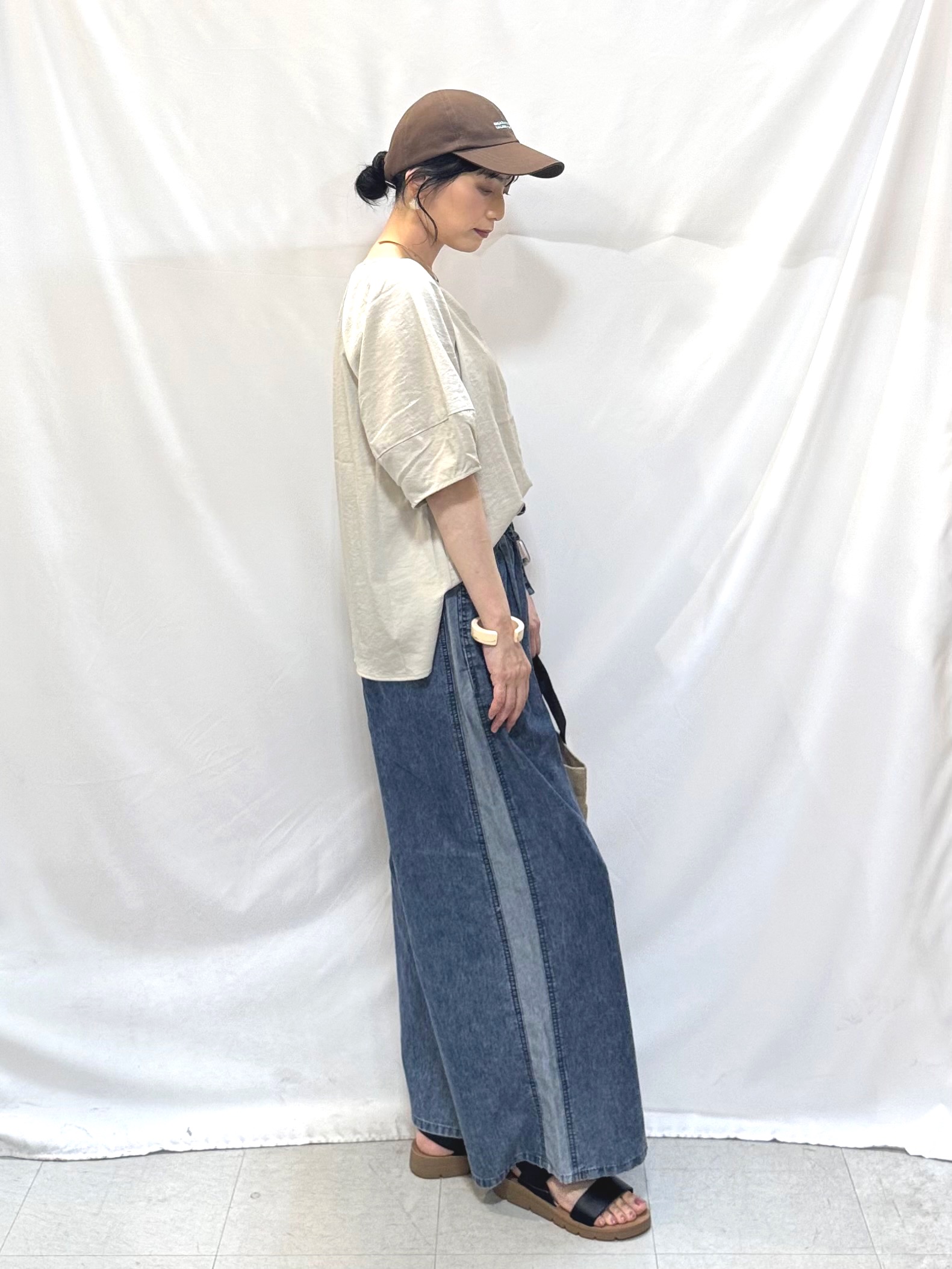 𝐇𝐢𝐫𝐨𝐦𝐢さんの「SHOO･LA･RUE｜【S-LL/洗濯機可/セットアップ可】軽凛(かろりん) ひんやりタックブラウス」を使ったコーディネート