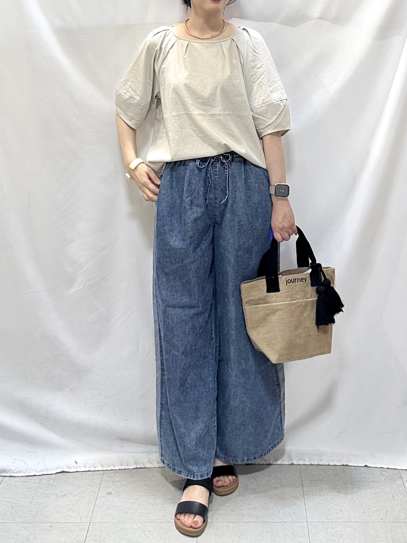 𝐇𝐢𝐫𝐨𝐦𝐢さんの「SHOO･LA･RUE｜【S-LL/洗濯機可/セットアップ可】軽凛(かろりん) ひんやりタックブラウス」を使ったコーディネート