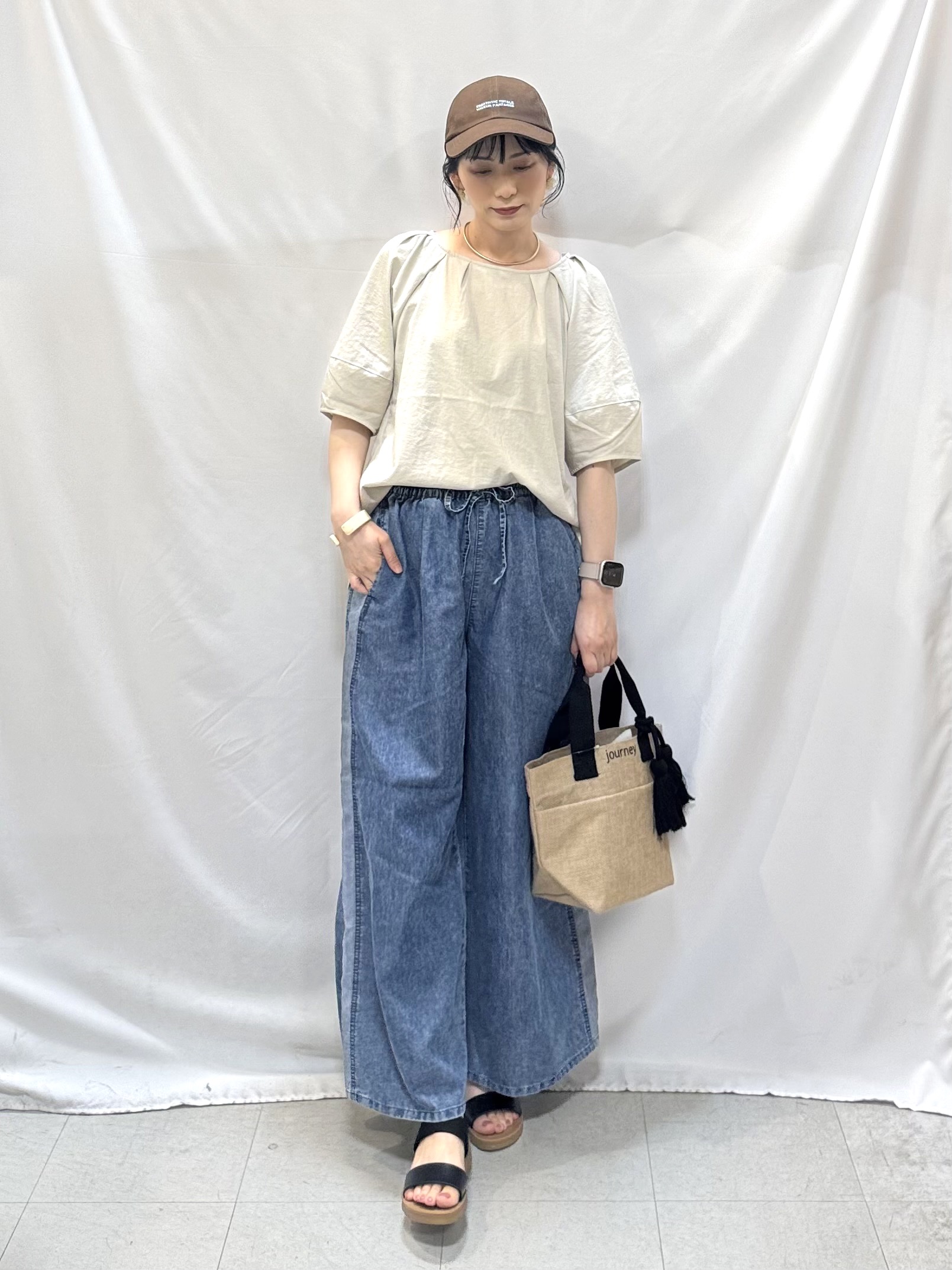 𝐇𝐢𝐫𝐨𝐦𝐢さんの「SHOO･LA･RUE｜【S-LL/洗濯機可/セットアップ可】軽凛(かろりん) ひんやりタックブラウス」を使ったコーディネート