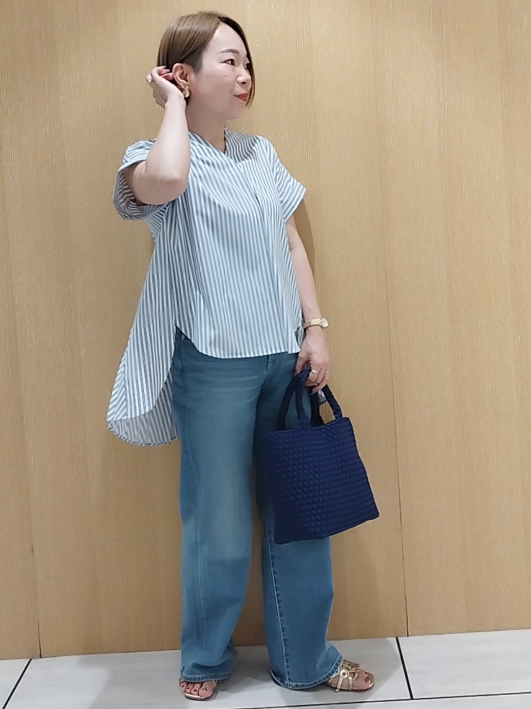s u g iさんの「UNTITLED｜【吸水速乾/接触冷感】バックプリーツデザインブラウス」を使ったコーディネート