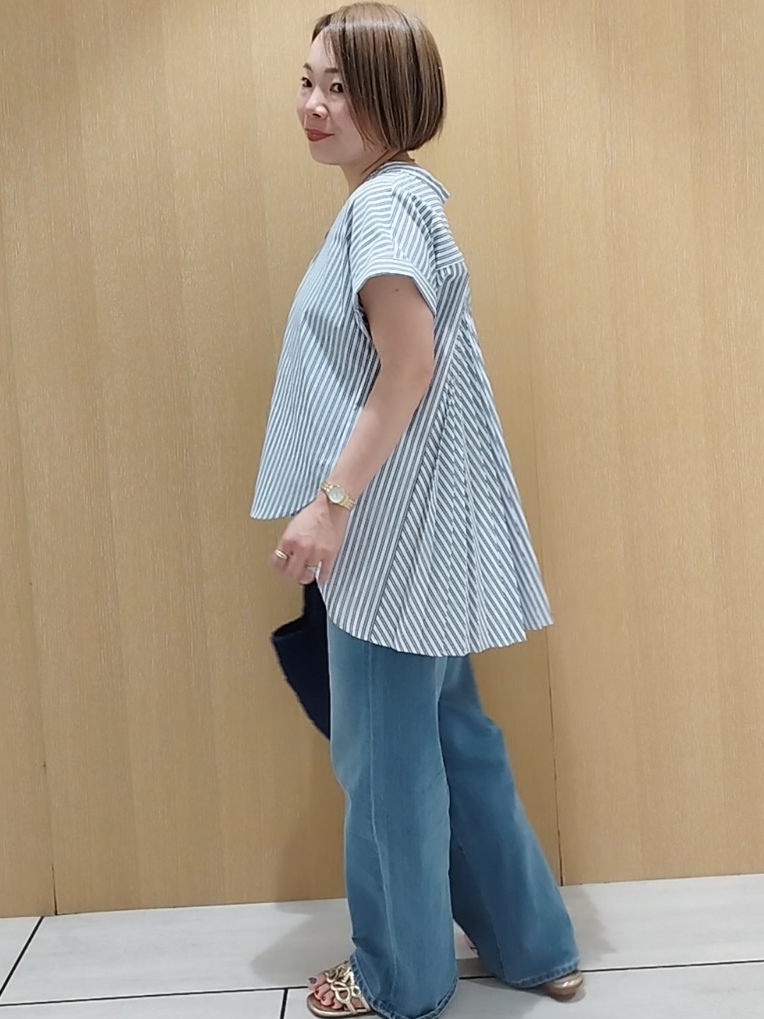 s u g iさんの「UNTITLED｜【吸水速乾/接触冷感】バックプリーツデザインブラウス」を使ったコーディネート