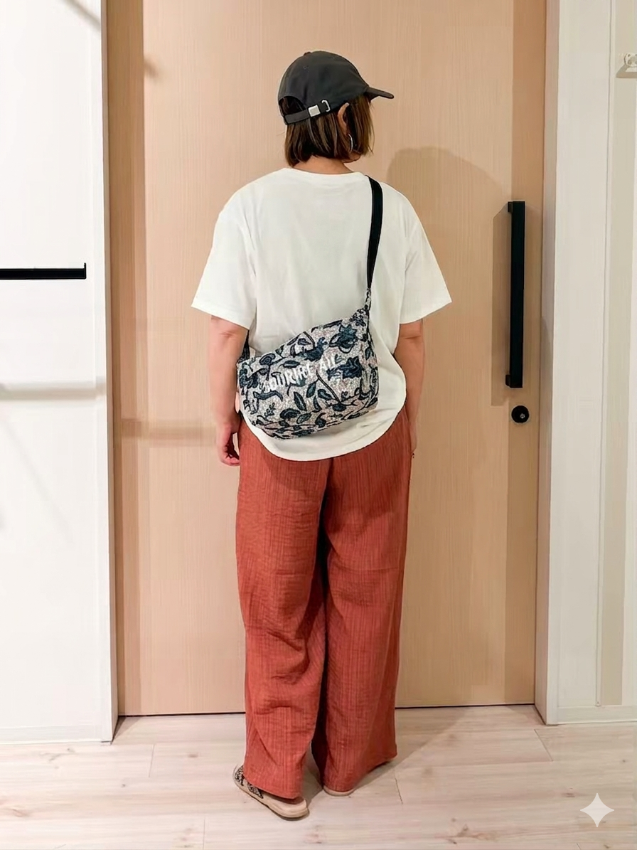 ぷくりんさんの「SHOO･LA･RUE｜【ひんやり/S-LL】選べる4柄　デイリー使いにぴったりな 大人の頼れるTシャツ」を使ったコーディネート