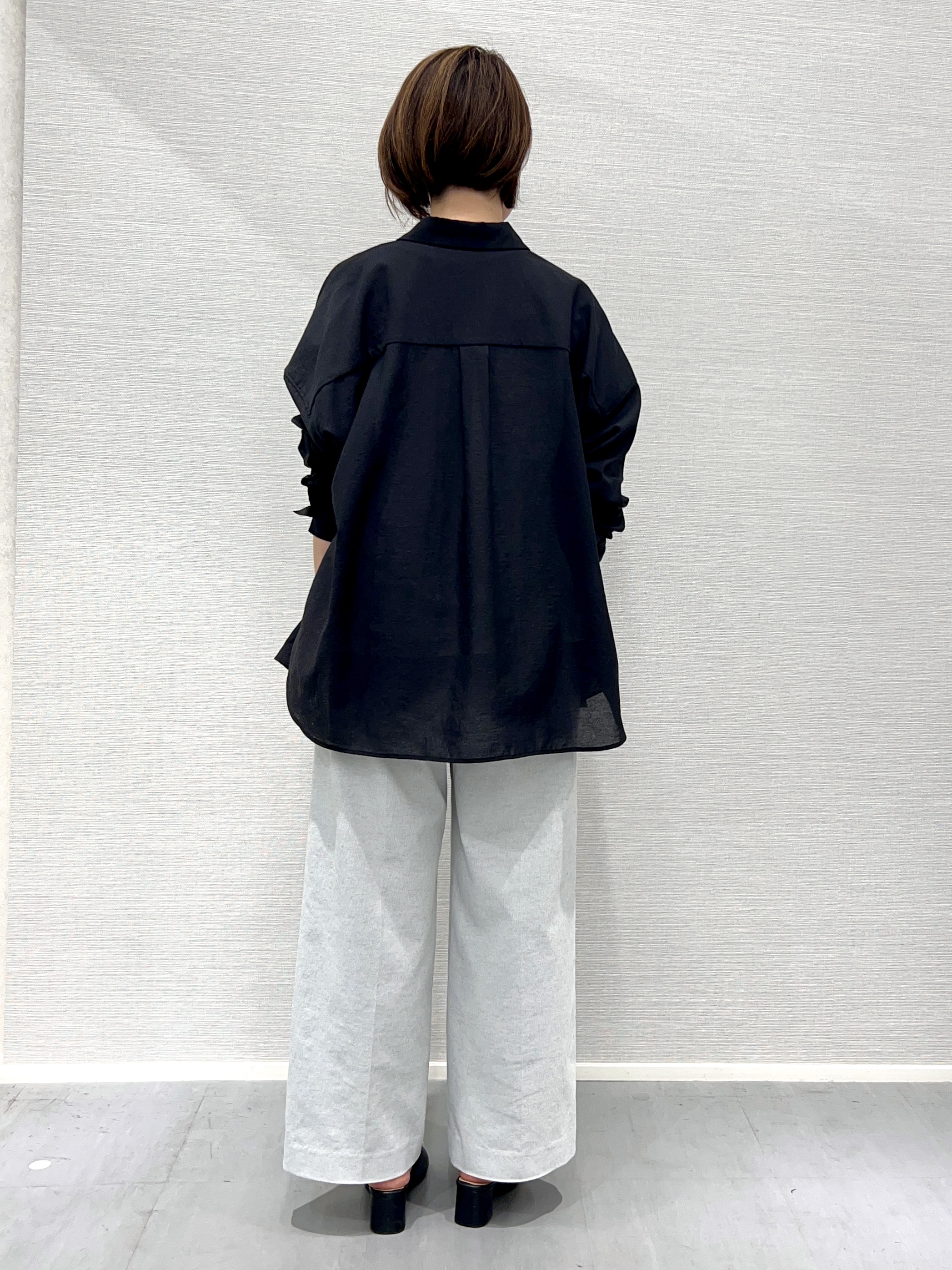 Shinakoさんの「UNTITLED｜【2WAY/マシンウォッシャブル】カシュクールデザインシャツ」を使ったコーディネート