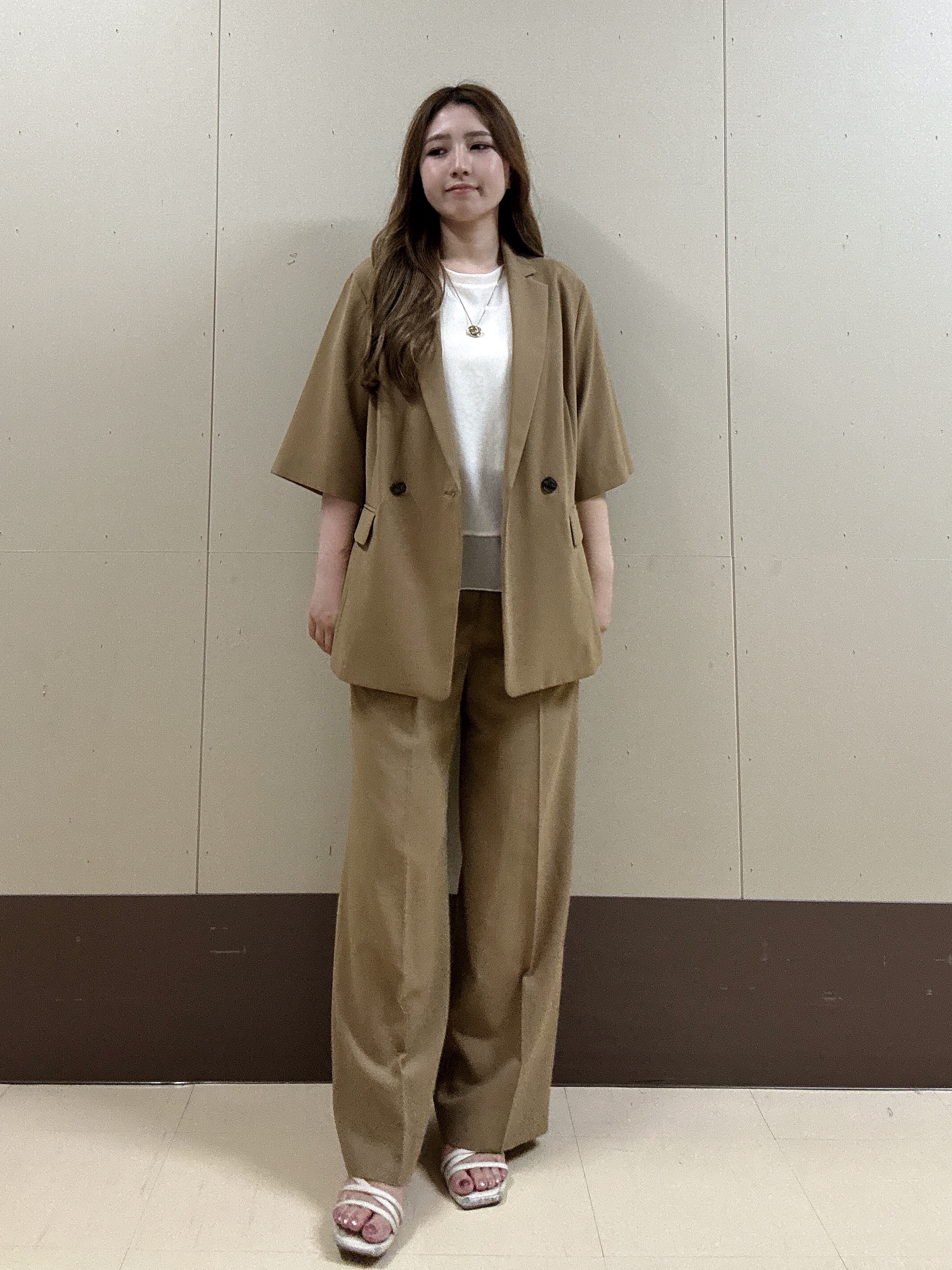 rimaさんの「UNTITLED｜【重ね着でおしゃれ見え】裾シアードッキングプルオーバー」を使ったコーディネート
