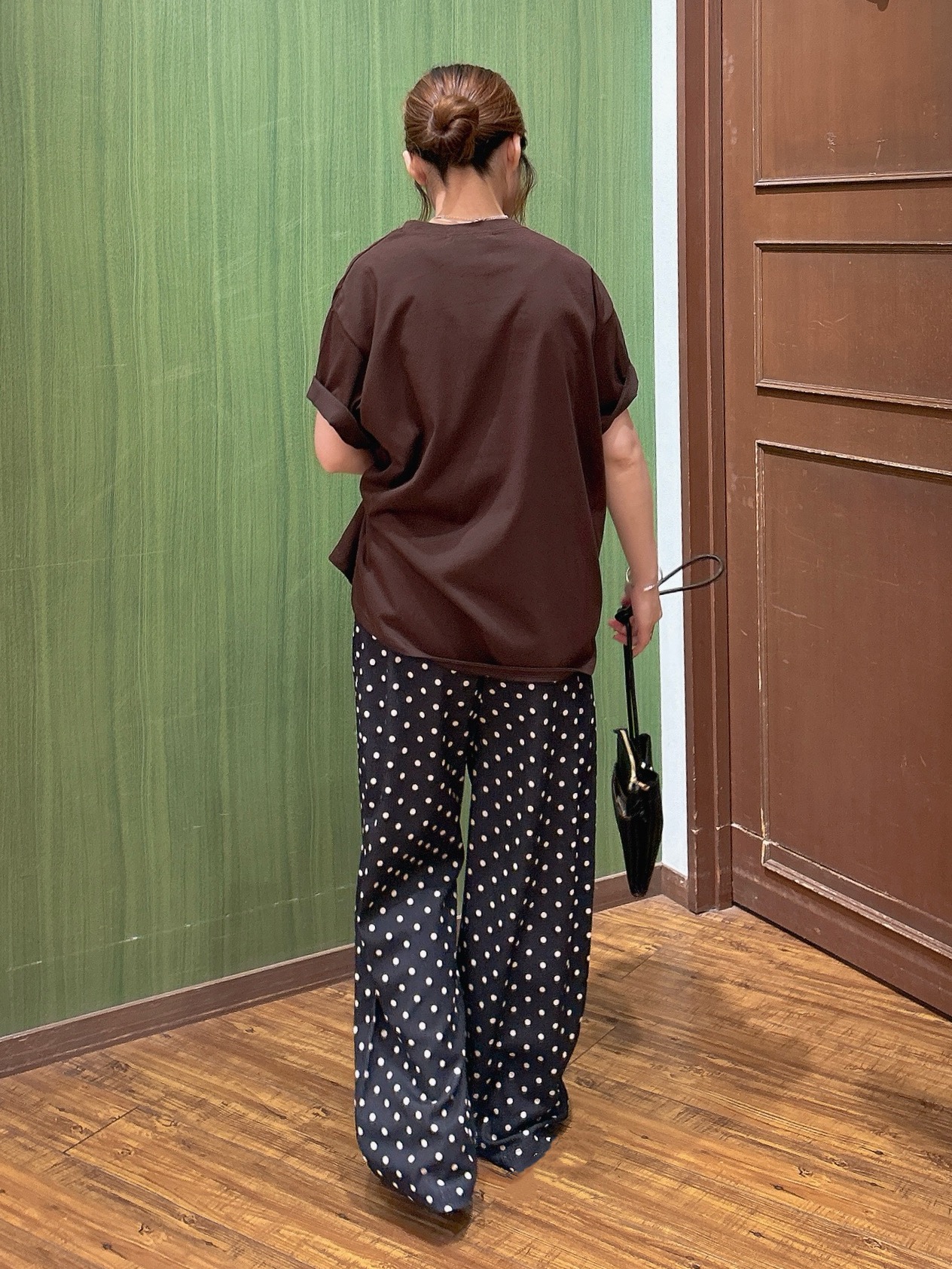 かおりさんの「SHOO･LA･RUE｜【ひんやり/S-LL】選べる4柄　デイリー使いにぴったりな 大人の頼れるTシャツ」を使ったコーディネート