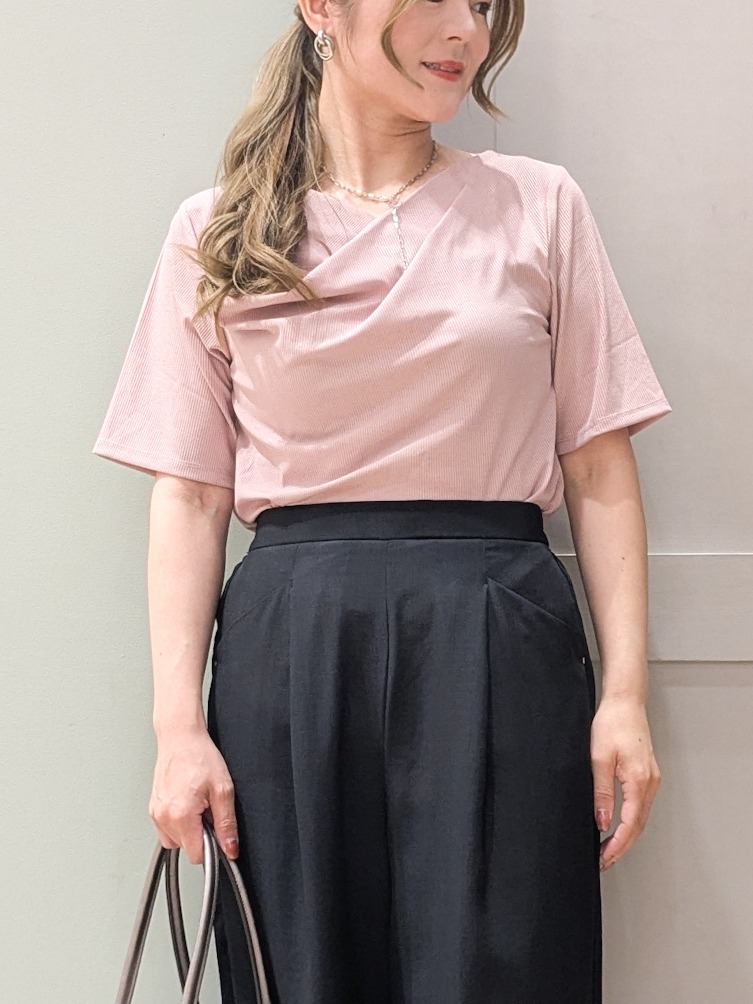 kuwawaさんの「grove｜着るだけで旬顔 ドレープネックテレコTシャツ」を使ったコーディネート