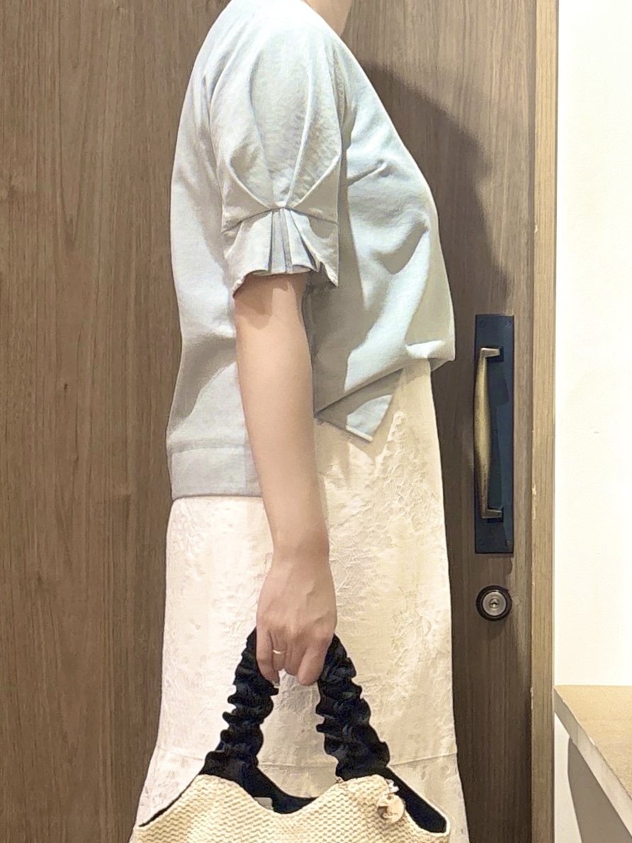このかさんの「index｜【接触冷感／吸水速乾】タックパフスリーブブラウス《防シワ／洗濯機OK／XS～3L／8col》」を使ったコーディネート