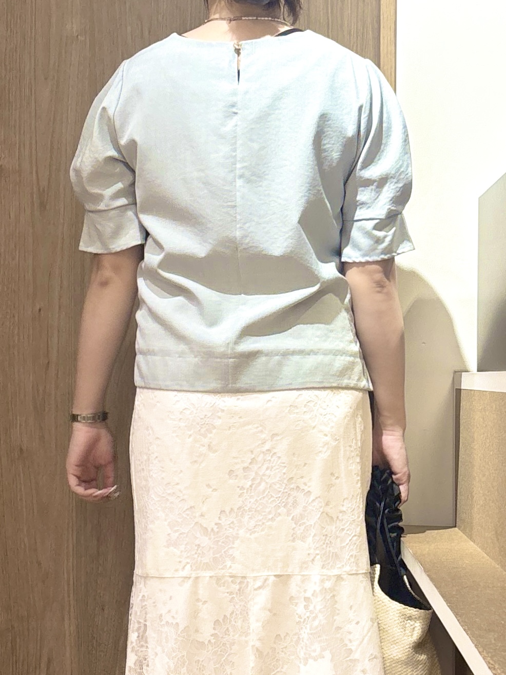 このかさんの「index｜【接触冷感／吸水速乾】タックパフスリーブブラウス《防シワ／洗濯機OK／XS～3L／8col》」を使ったコーディネート