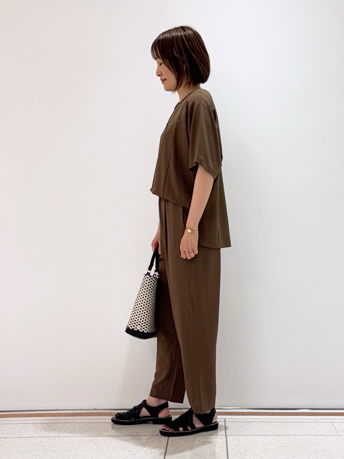 mikaさんの「INDIVI｜【着る日傘】ドルマントップス」を使ったコーディネート