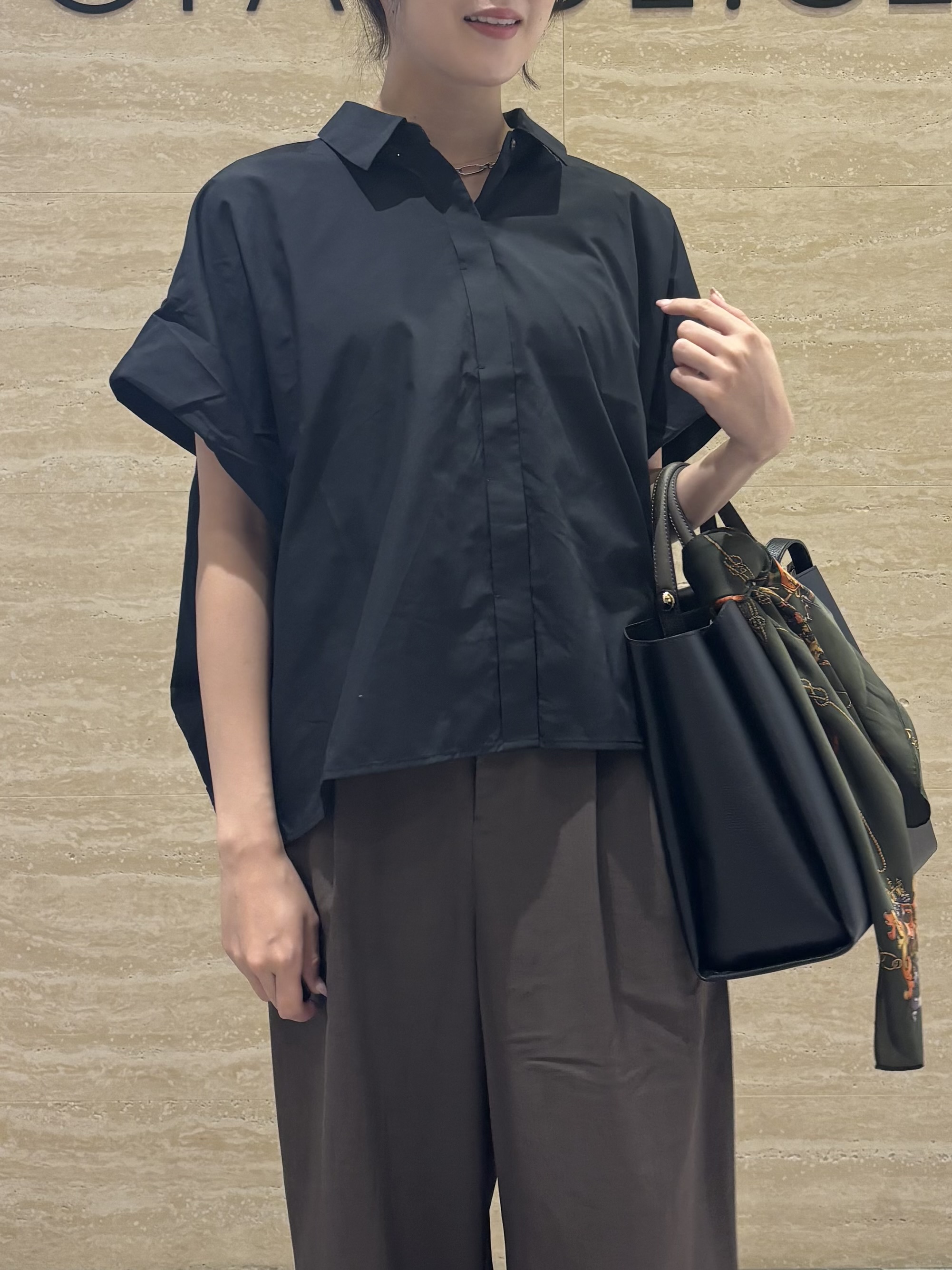 Ririkaさんの「OPAQUE.CLIP｜タックニュアンスフォルムシャツ【洗濯機OK】」を使ったコーディネート