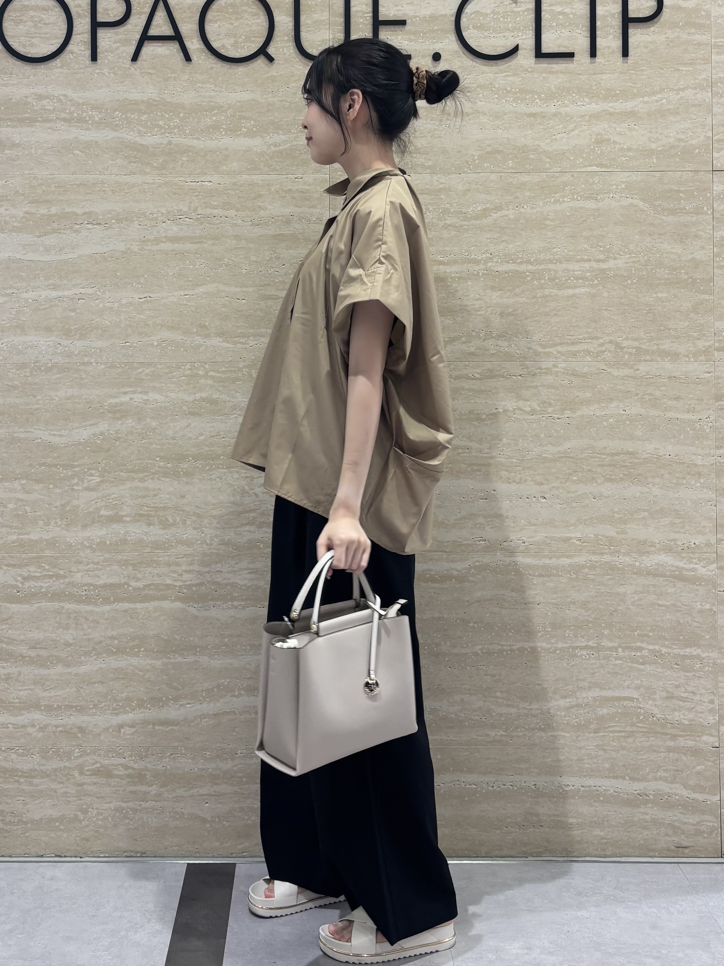 Ririkaさんの「OPAQUE.CLIP｜タックニュアンスフォルムシャツ【洗濯機OK】」を使ったコーディネート