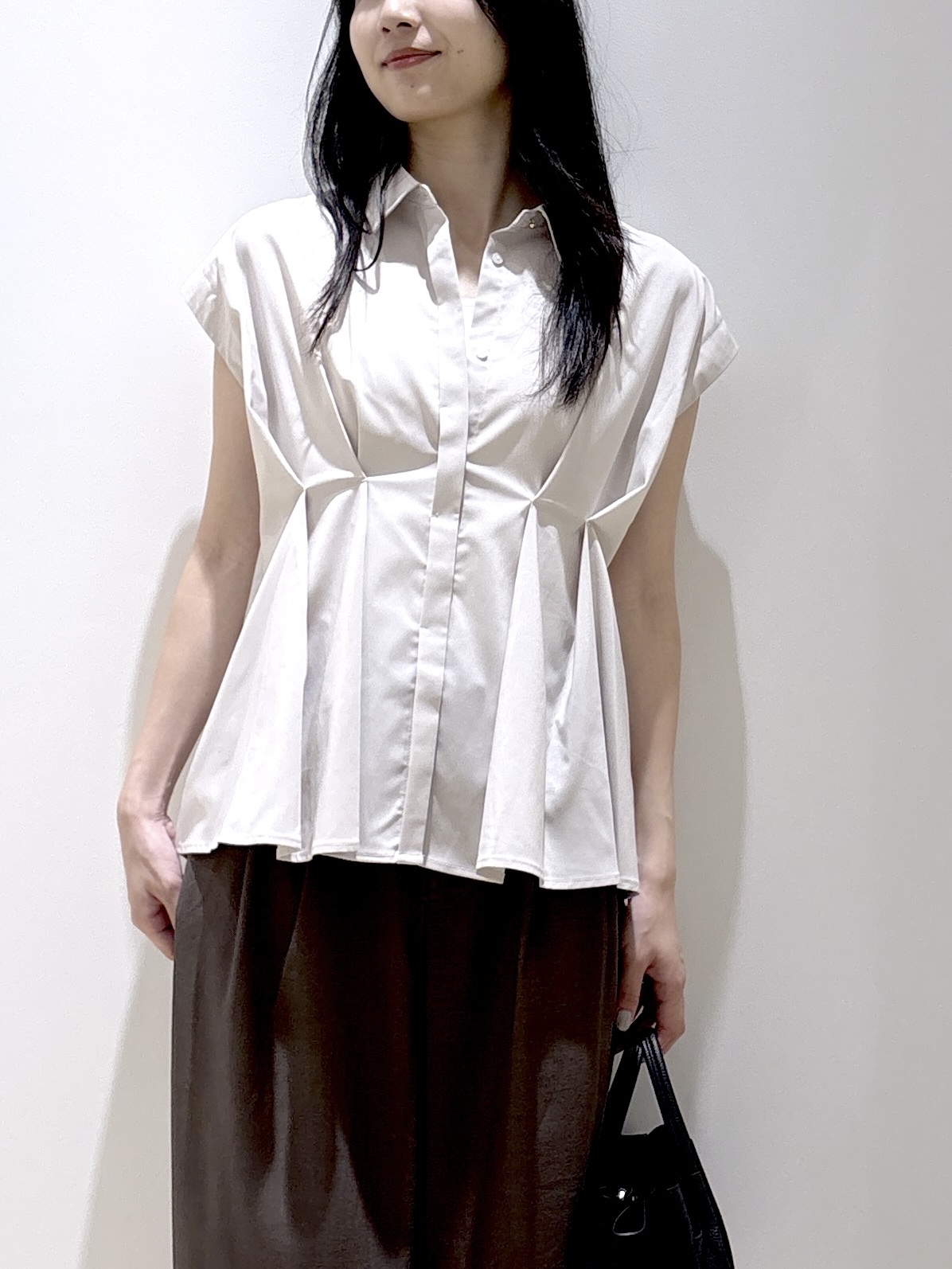 sachikoさんの「OPAQUE.CLIP｜タックペプラムブラウス【洗濯機OK】」を使ったコーディネート