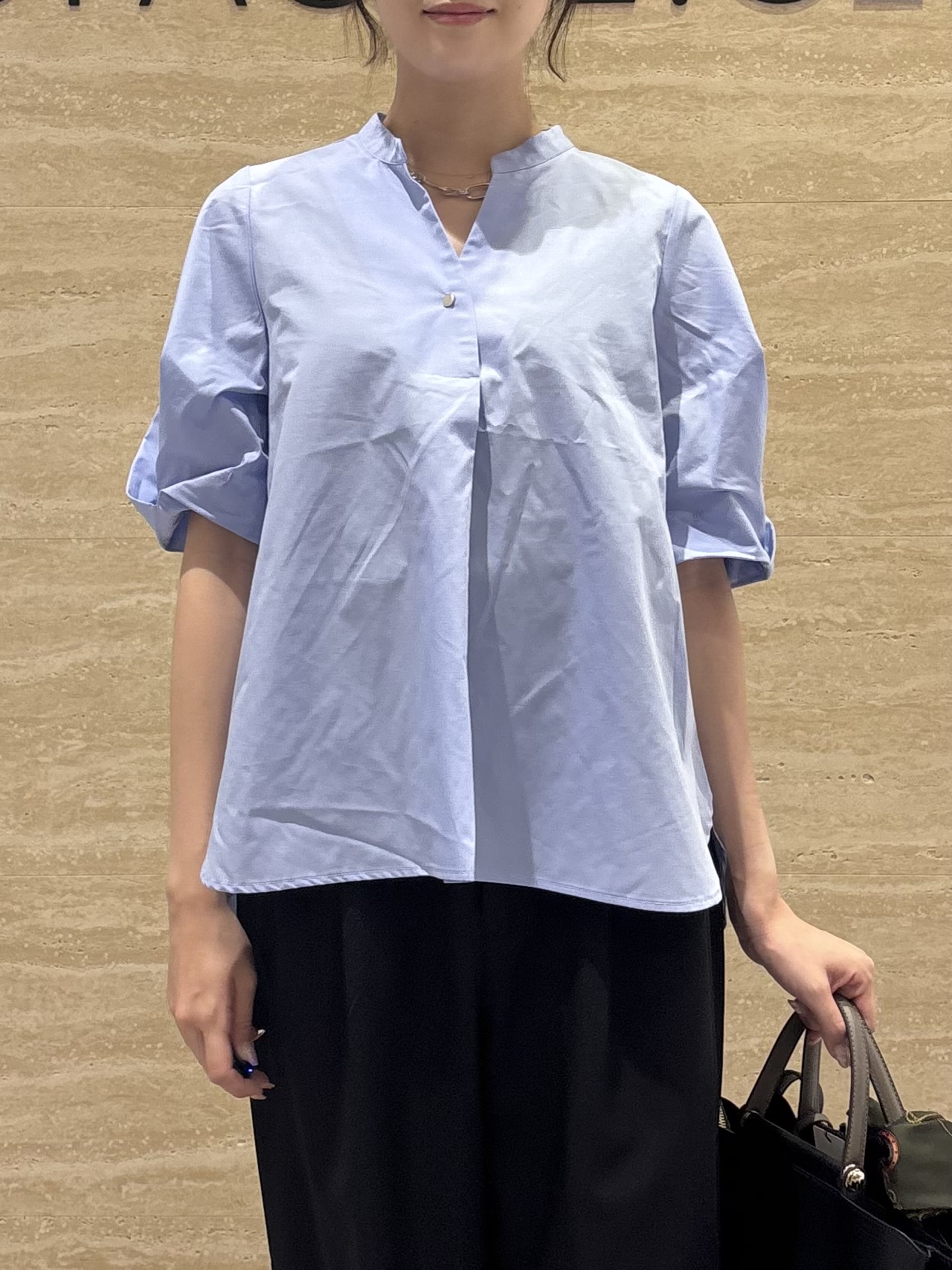 Ririkaさんの「OPAQUE.CLIP｜タックスリーブ スキッパーブラウス【洗濯機OK】」を使ったコーディネート