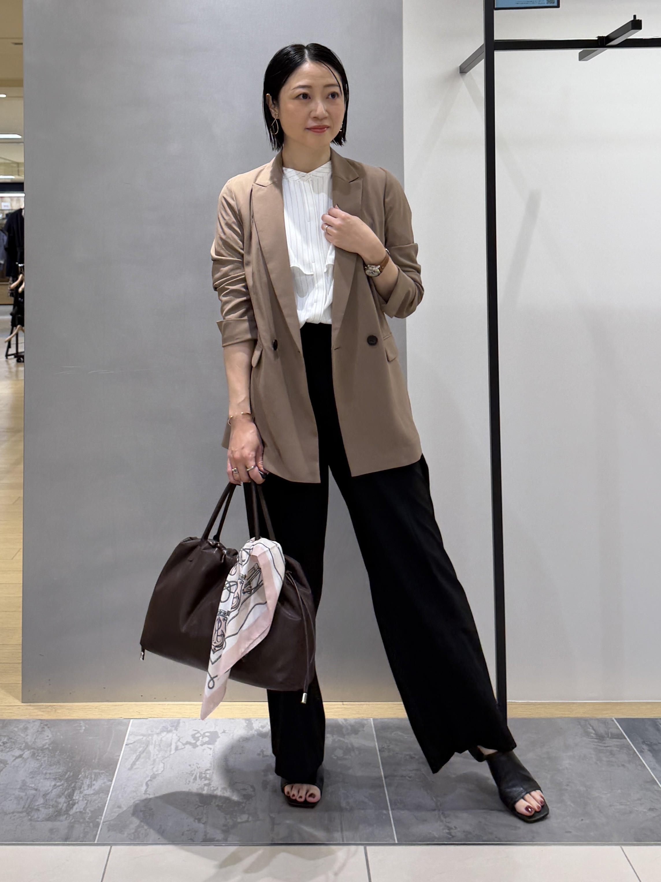 shihoさんの「INDIVI｜【新作登場！着る日傘】 ダブルジャケット」を使ったコーディネート