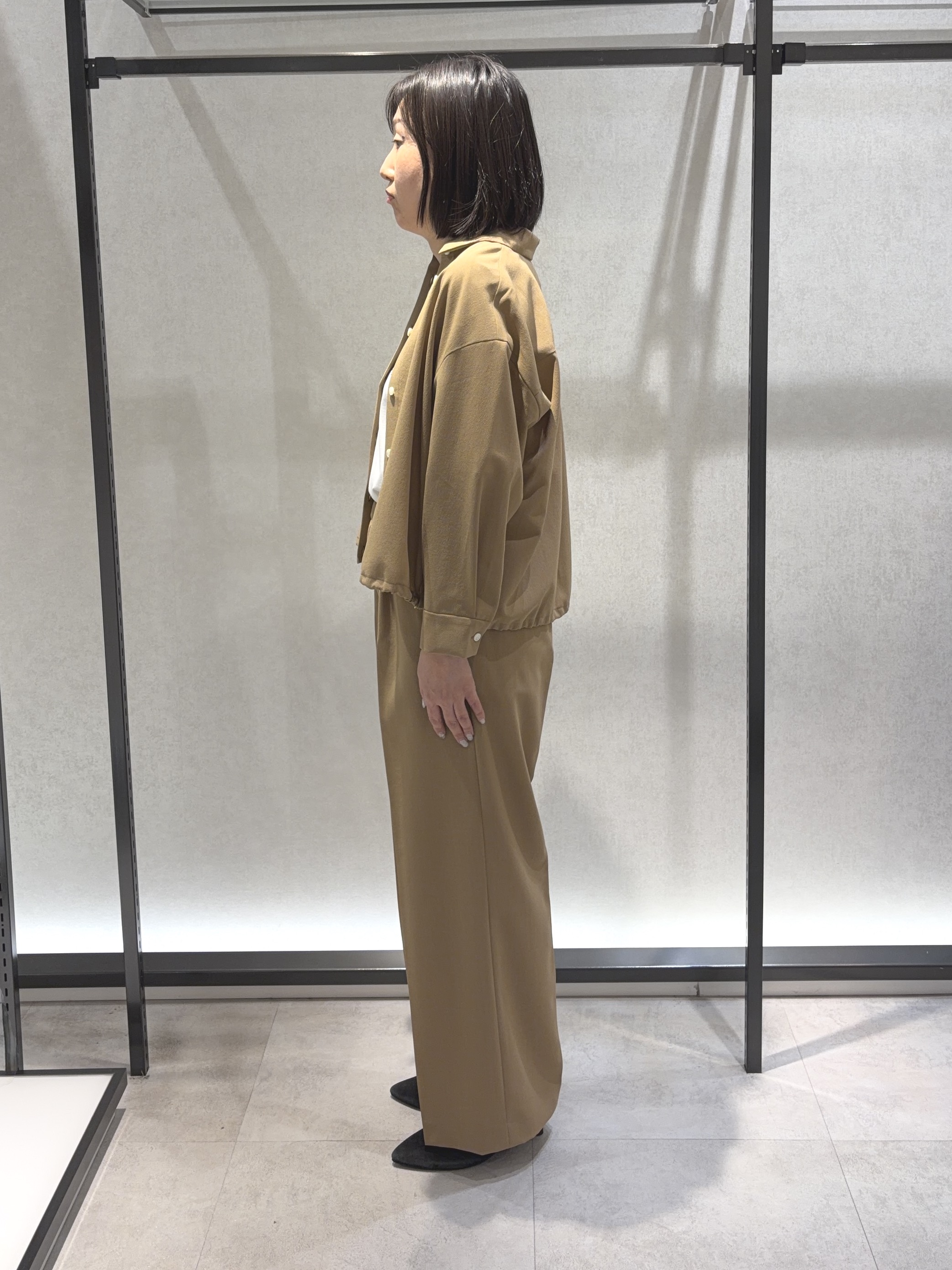 わたなべさんの「UNTITLED｜【セットアップ可/UVカット/接触冷感】エアリークールドロストシャツ」を使ったコーディネート