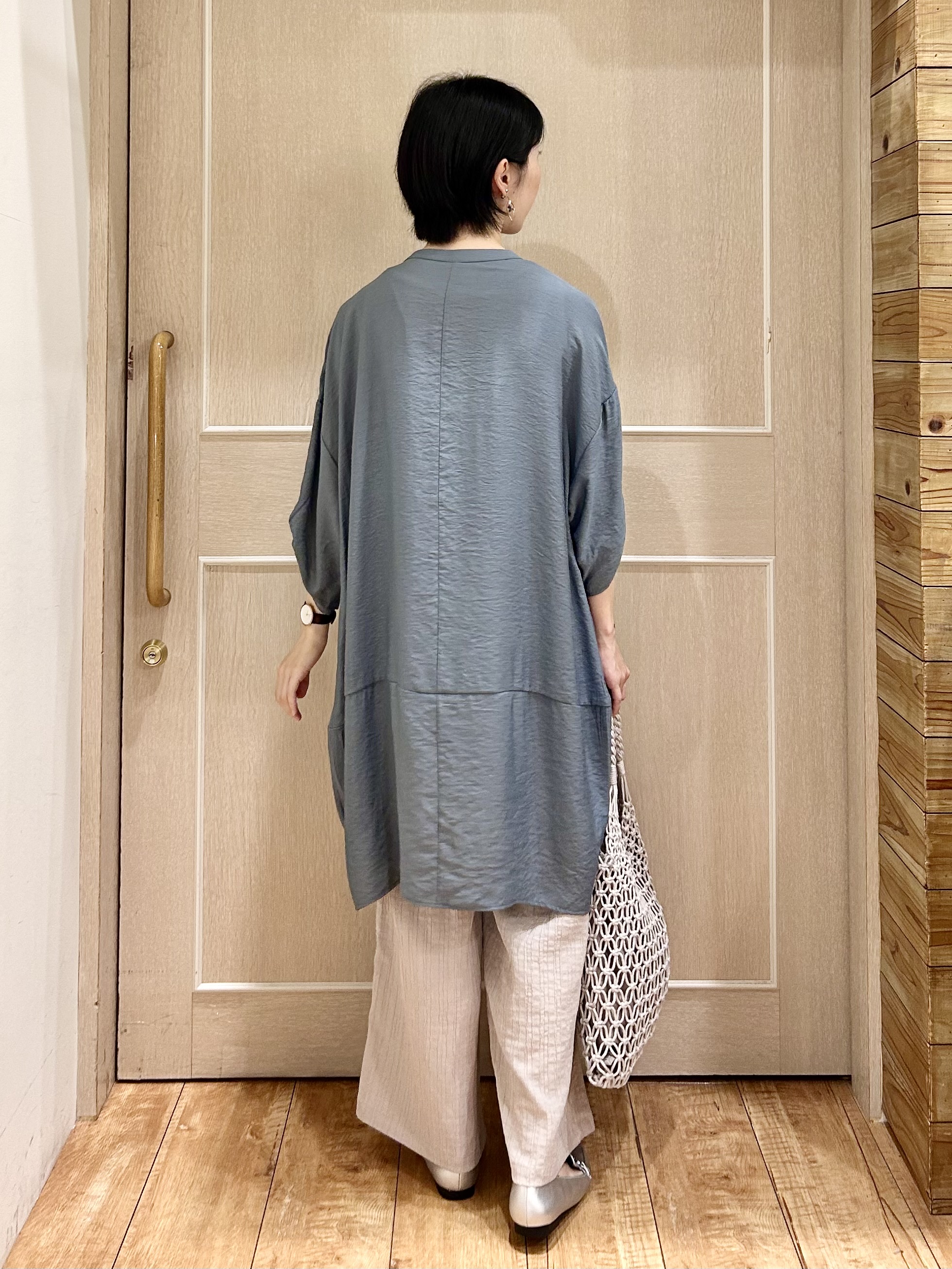 ちぐささんの「SHOO･LA･RUE｜【ひんやり/S-LL/洗濯後しわになりにくい】体型カバーにも ゆるっとリラックス 7分袖チュニック」を使ったコーディネート