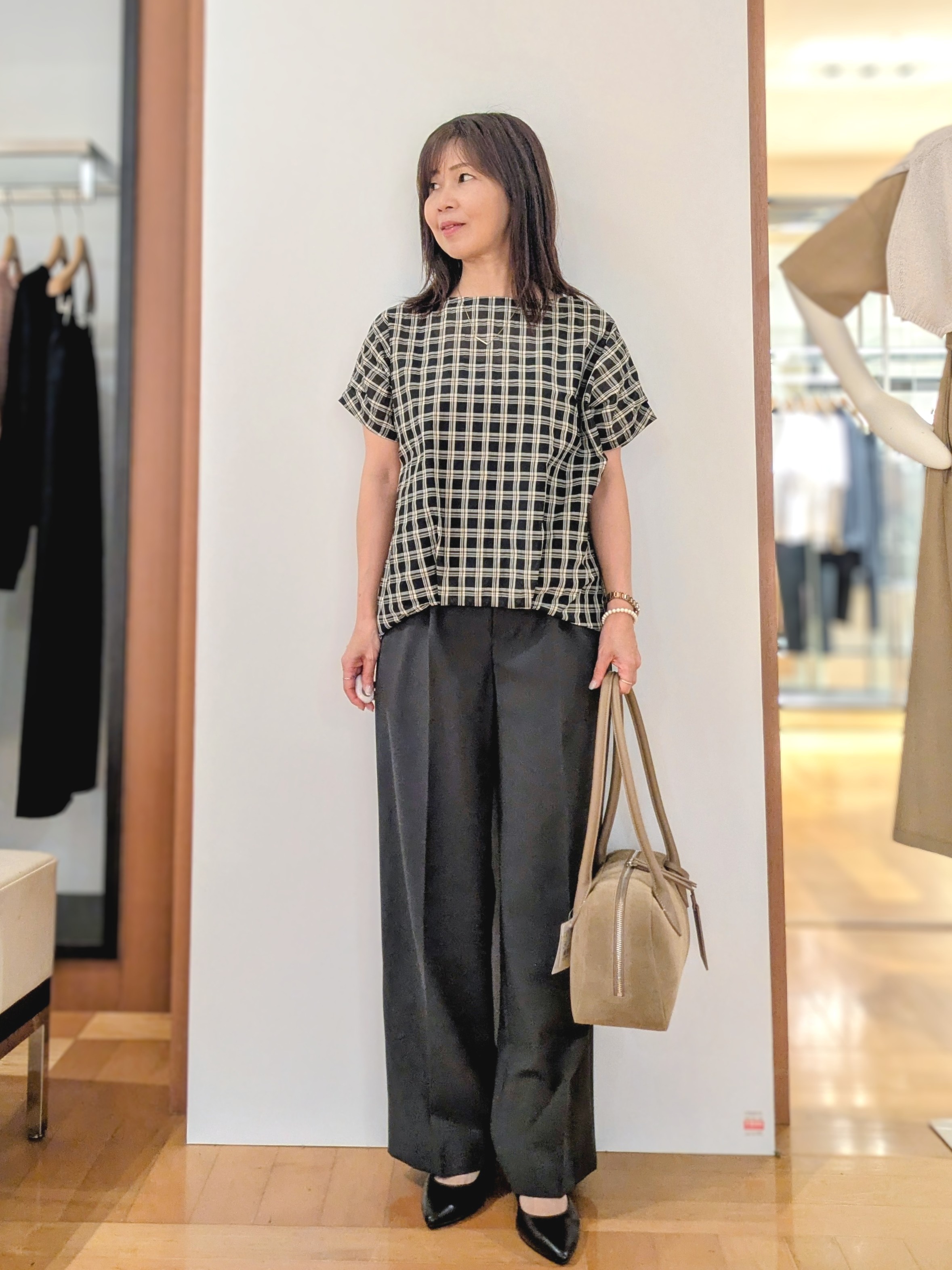 laverさんの「UNTITLED｜シアーチェックブラウス」を使ったコーディネート