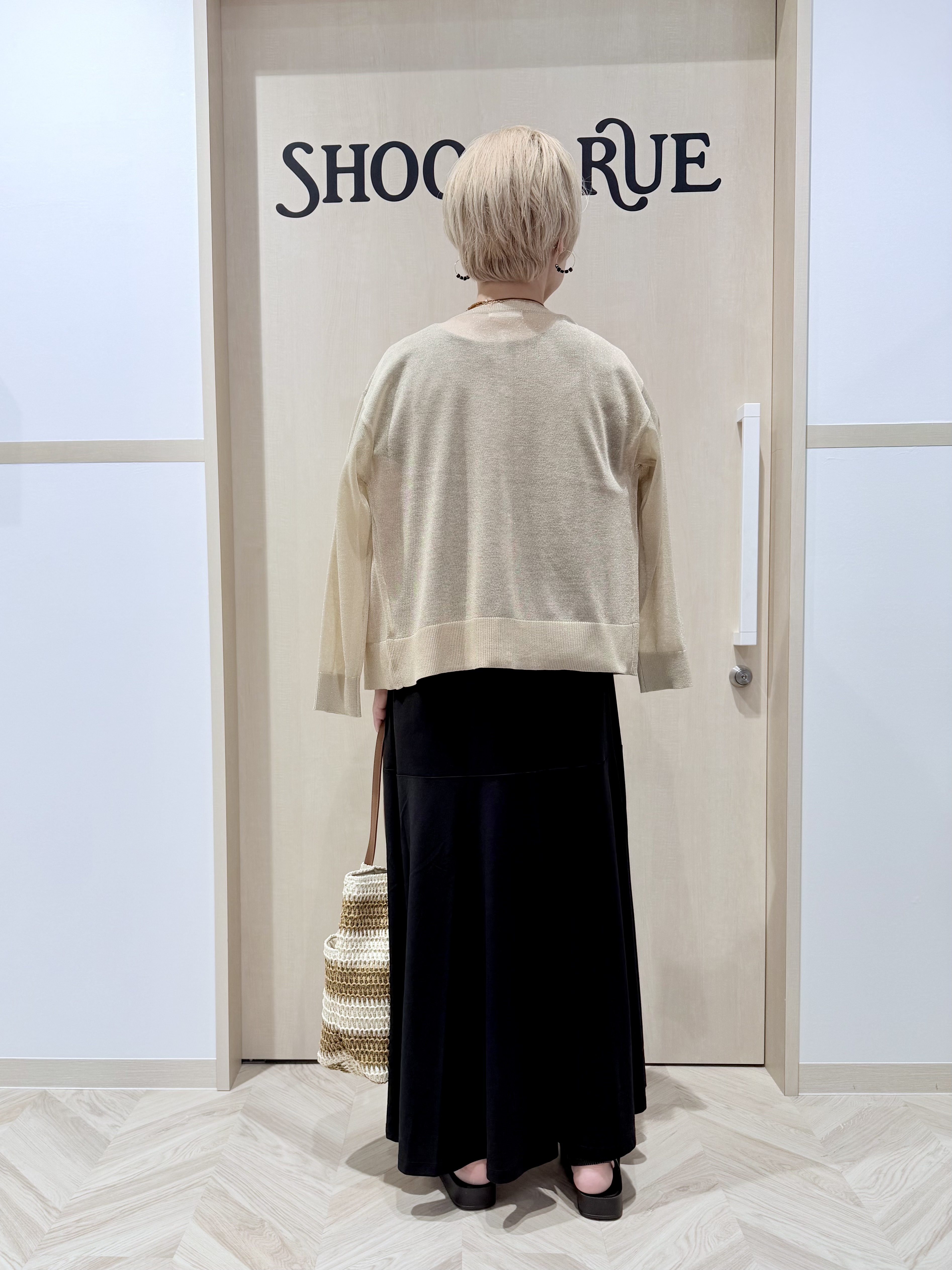 chieさんの「SHOO･LA･RUE｜【さらり快適/洗濯機可/S-LL】シアーラメカーディガン」を使ったコーディネート