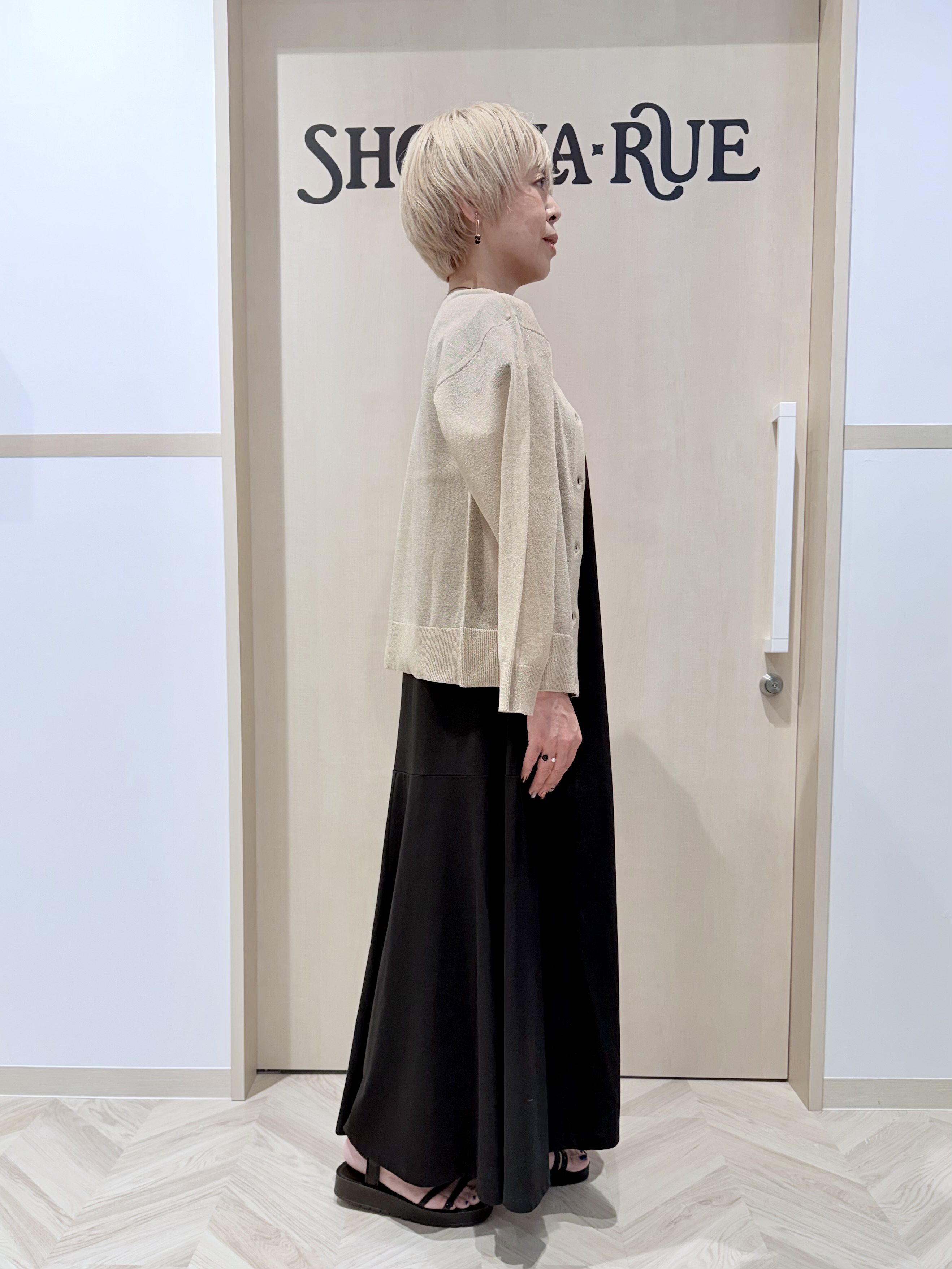 chieさんの「SHOO･LA･RUE｜【さらり快適/洗濯機可/S-LL】シアーラメカーディガン」を使ったコーディネート