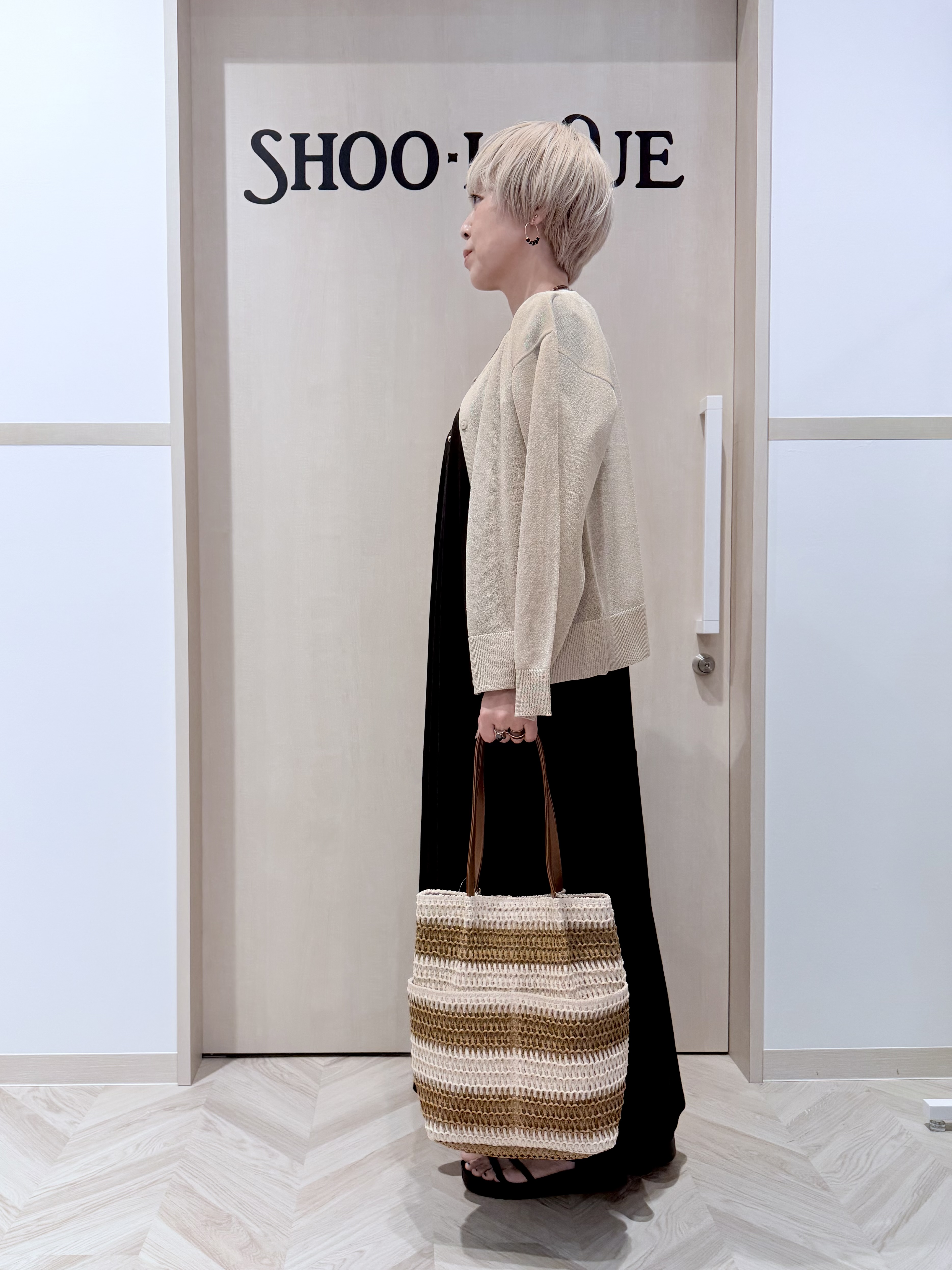 chieさんの「SHOO･LA･RUE｜【さらり快適/洗濯機可/S-LL】シアーラメカーディガン」を使ったコーディネート