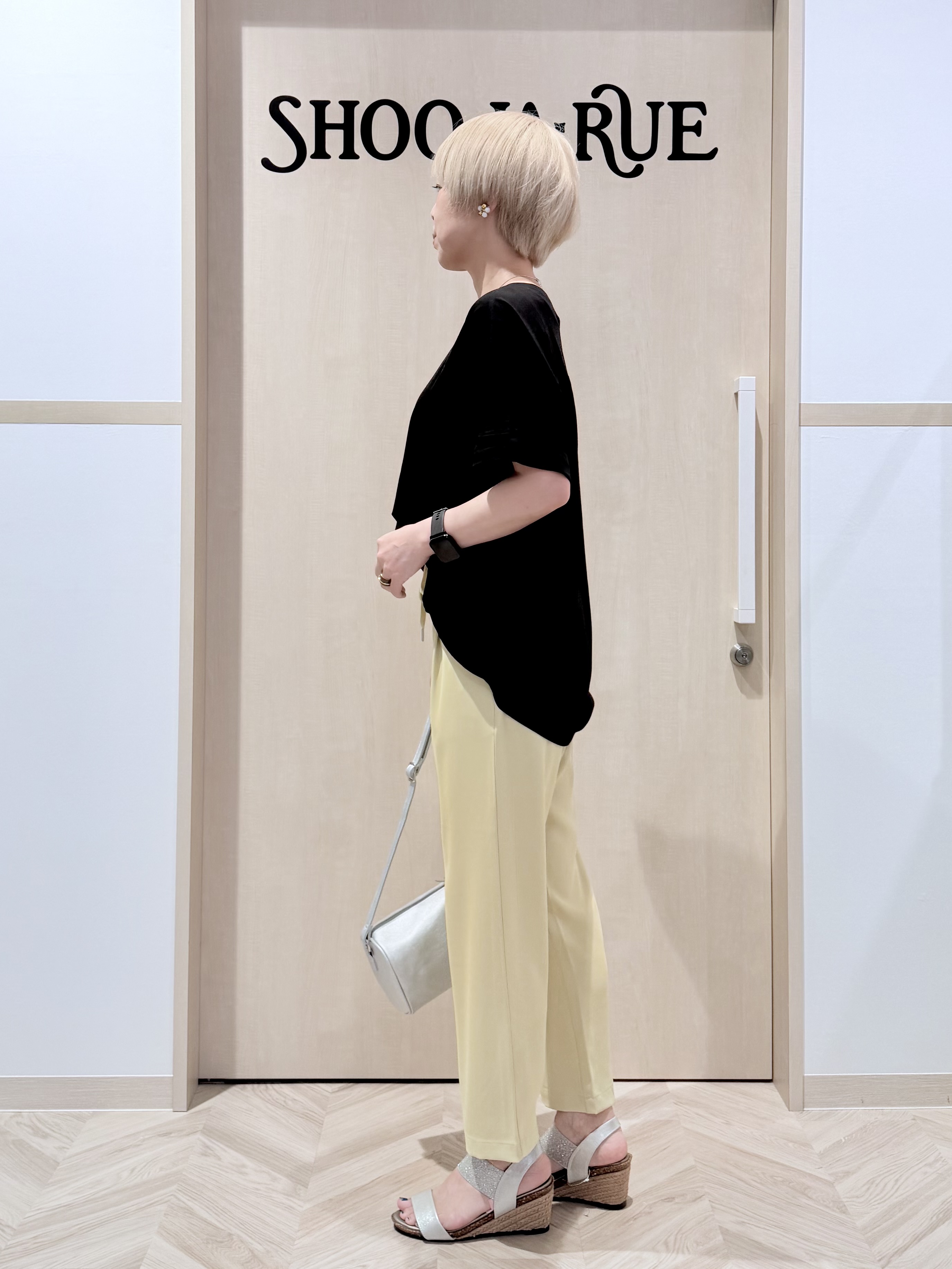 chieさんの「SHOO･LA･RUE｜【ひんやり/UV/S-LL/体型カバー】インせずゆるっと決まる ひやとろドルマンTシャツ」を使ったコーディネート