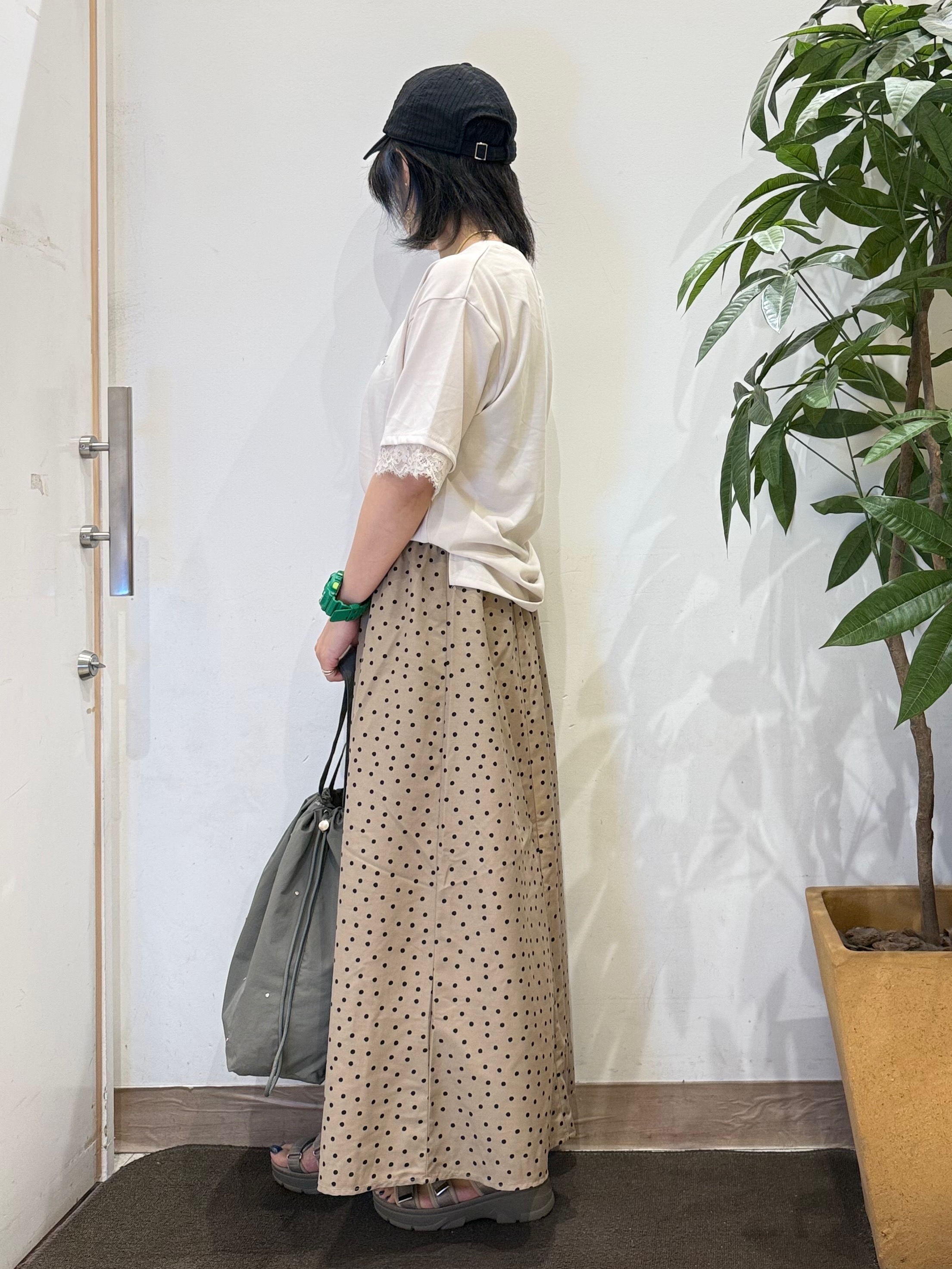 misakiさんの「SHOO･LA･RUE｜【ひんやり/UV/S-LL】柄アソート お袖レースTシャツ」を使ったコーディネート