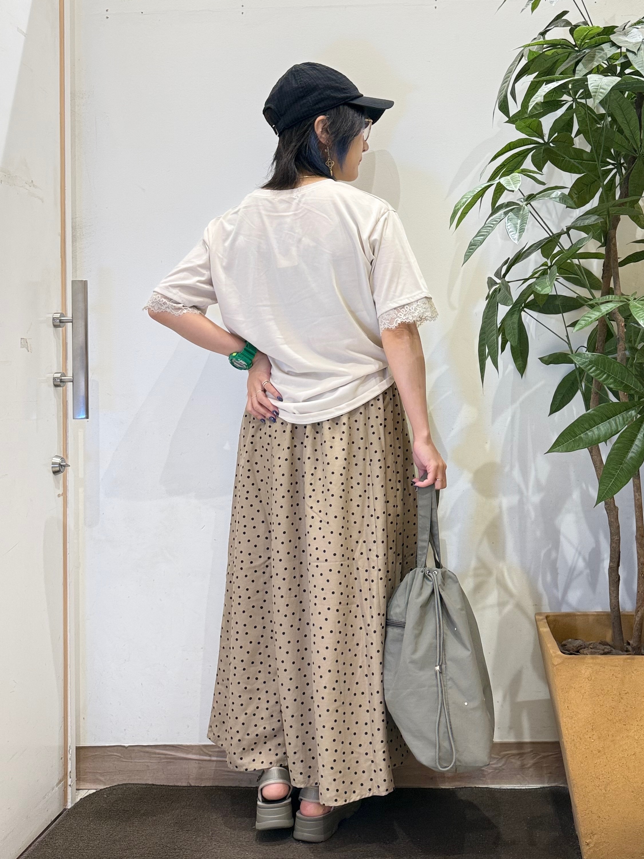 misakiさんの「SHOO･LA･RUE｜【ひんやり/UV/S-LL】柄アソート お袖レースTシャツ」を使ったコーディネート