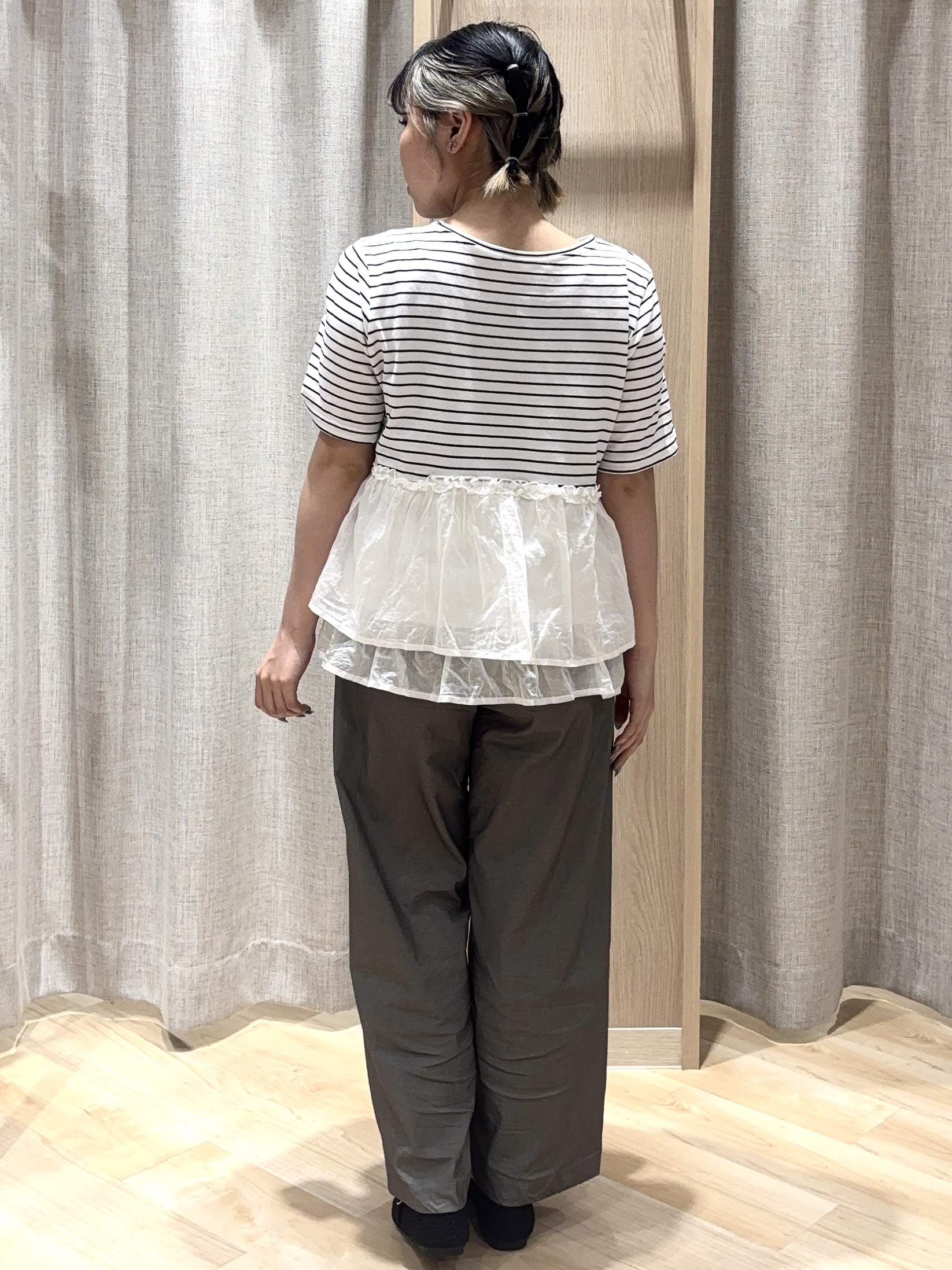 ❤︎ 𝐦𝐢𝐨 ❤︎さんの「grove｜【体型カバー】INせず決まる、ウエストシアーフリルTシャツ」を使ったコーディネート